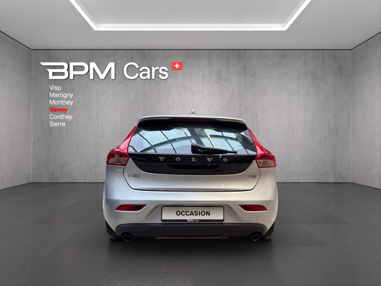 VOLVO V40 2.0 T5 Summum S/S-showroom-element-3