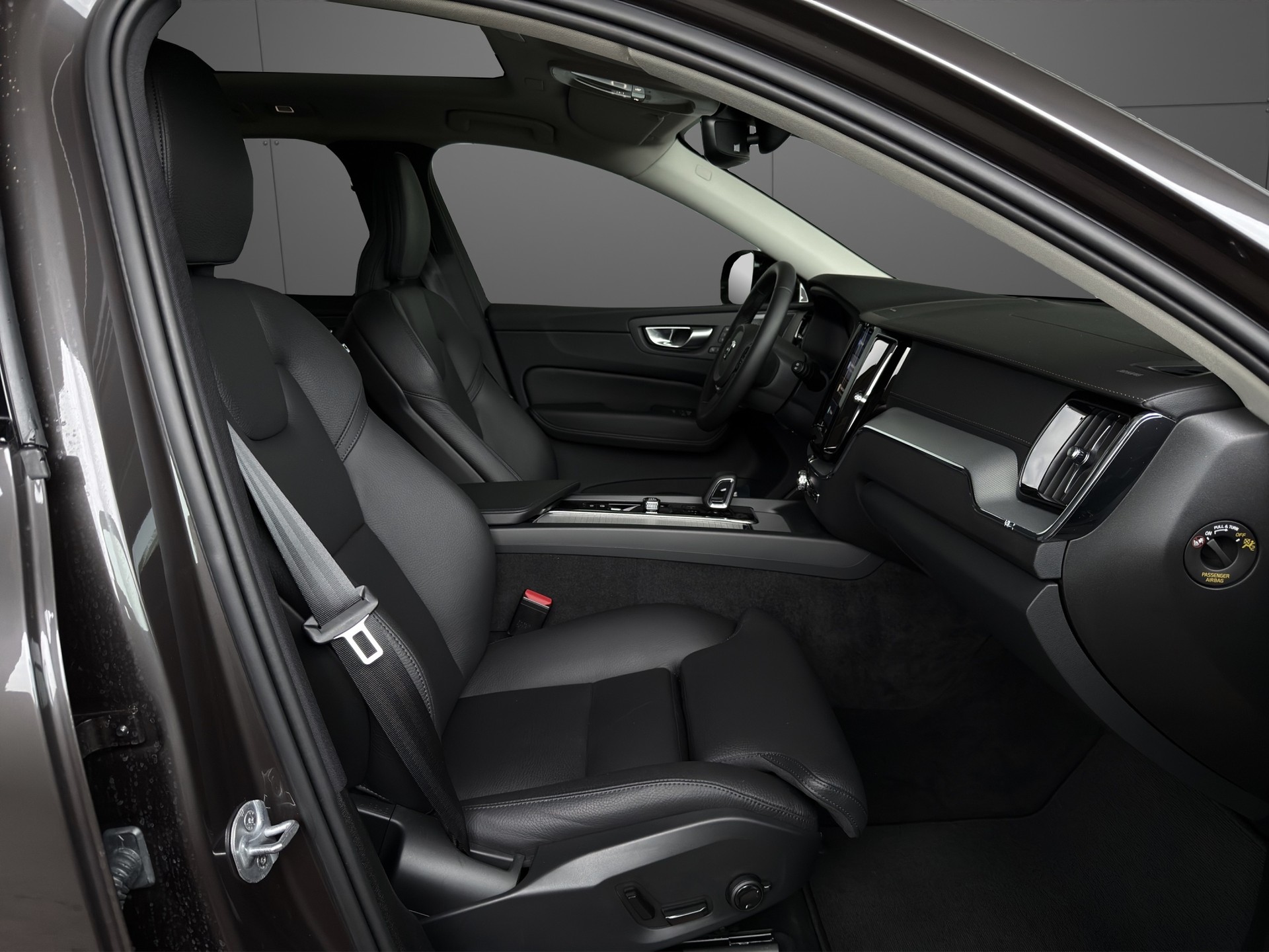 VOLVO XC60 T8 eAWD PluginHybrid Ultimate Dark Geartronic-image-10