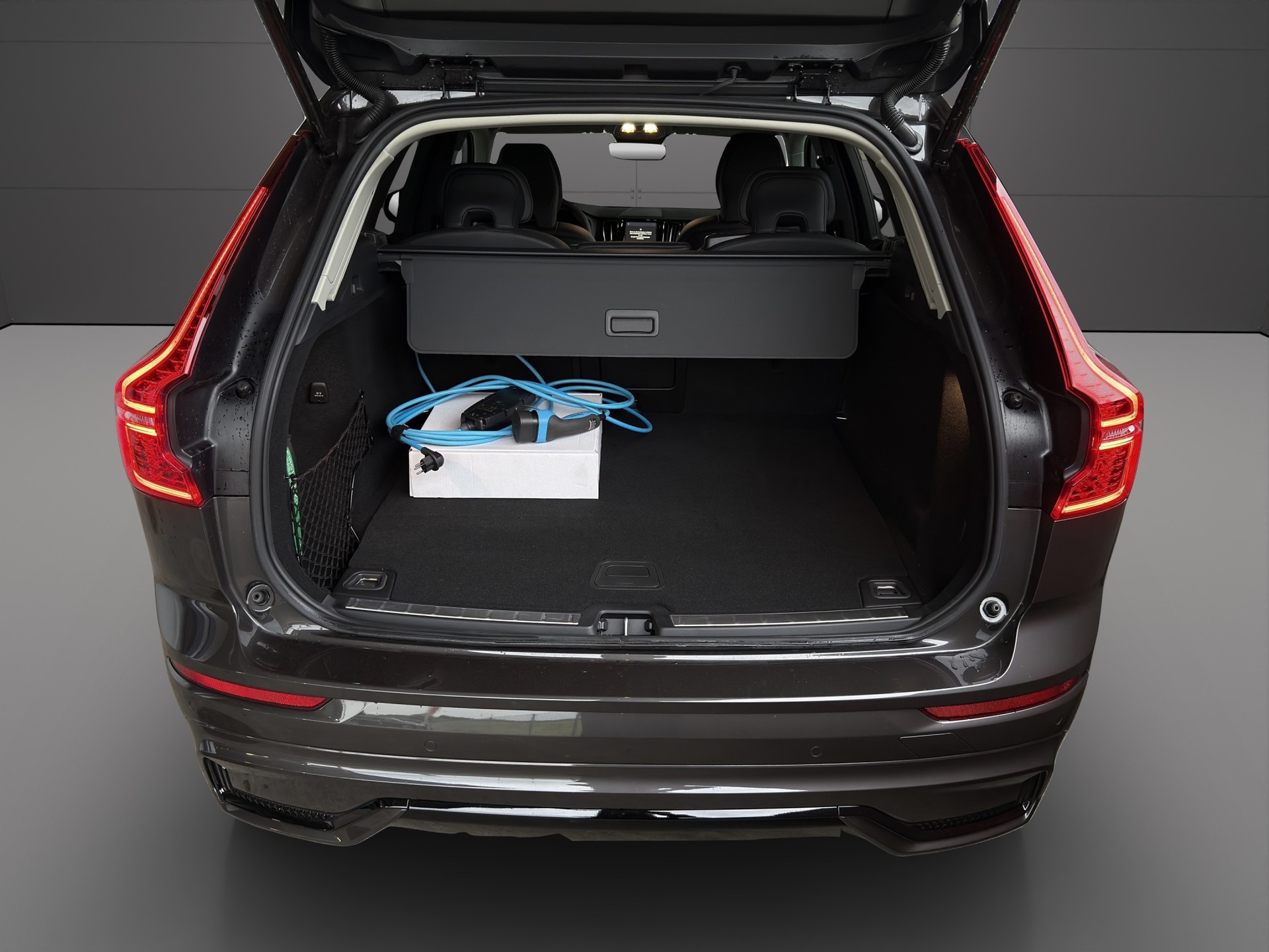 VOLVO XC60 T8 eAWD PluginHybrid Ultimate Dark Geartronic-showroom-element-3