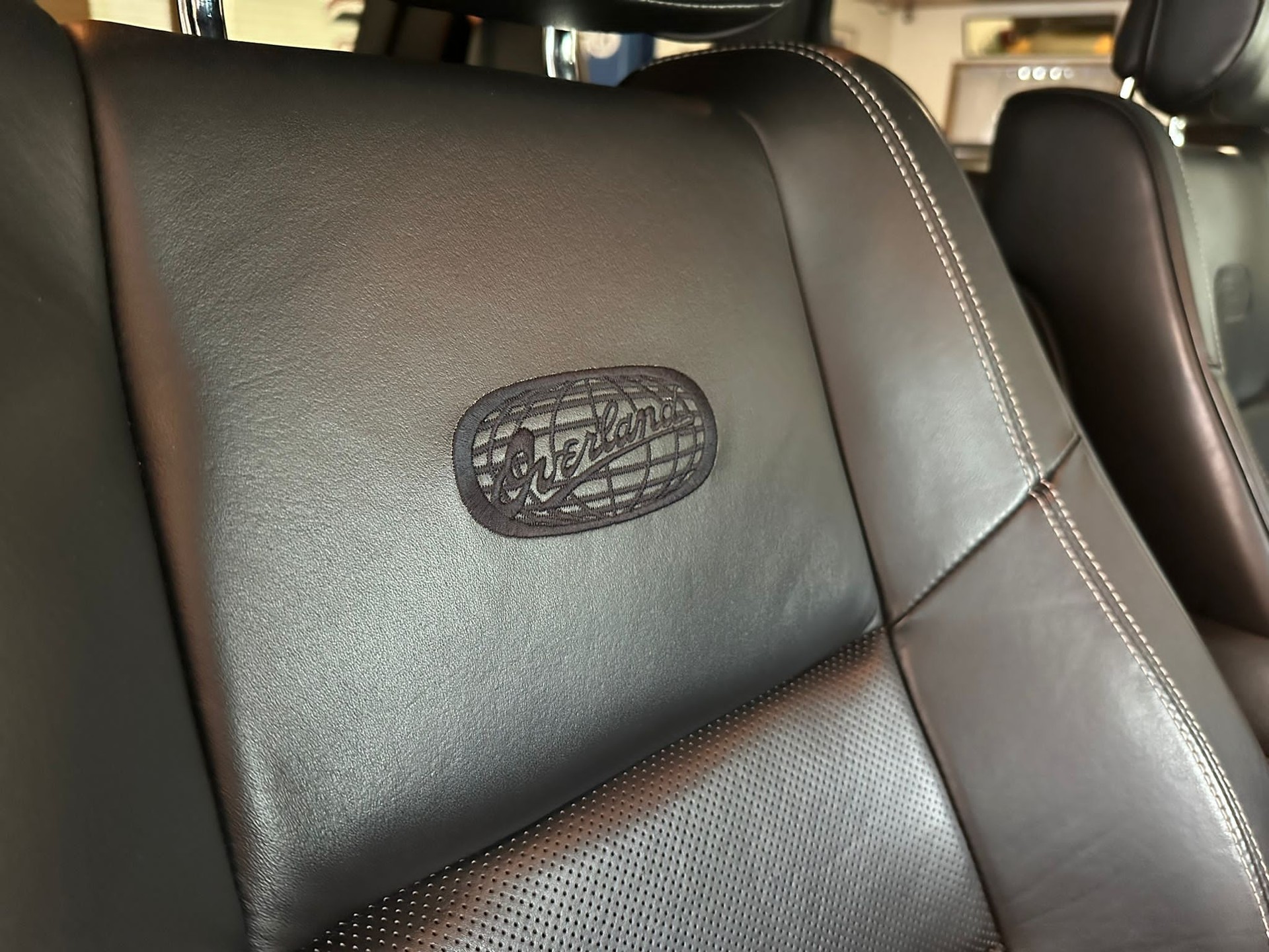 JEEP Grand Cherokee 3.0 CRD Overland Automatic-image-22
