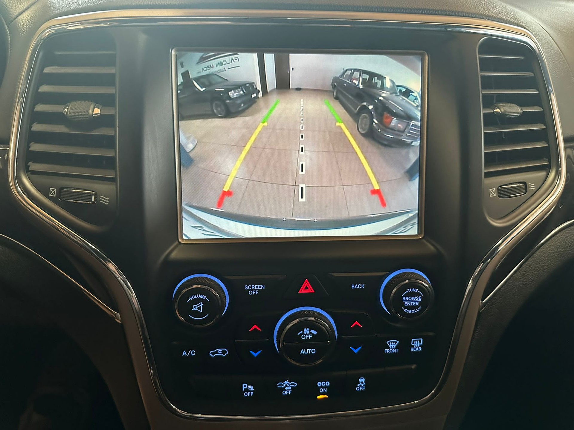 JEEP Grand Cherokee 3.0 CRD Overland Automatic-image-15