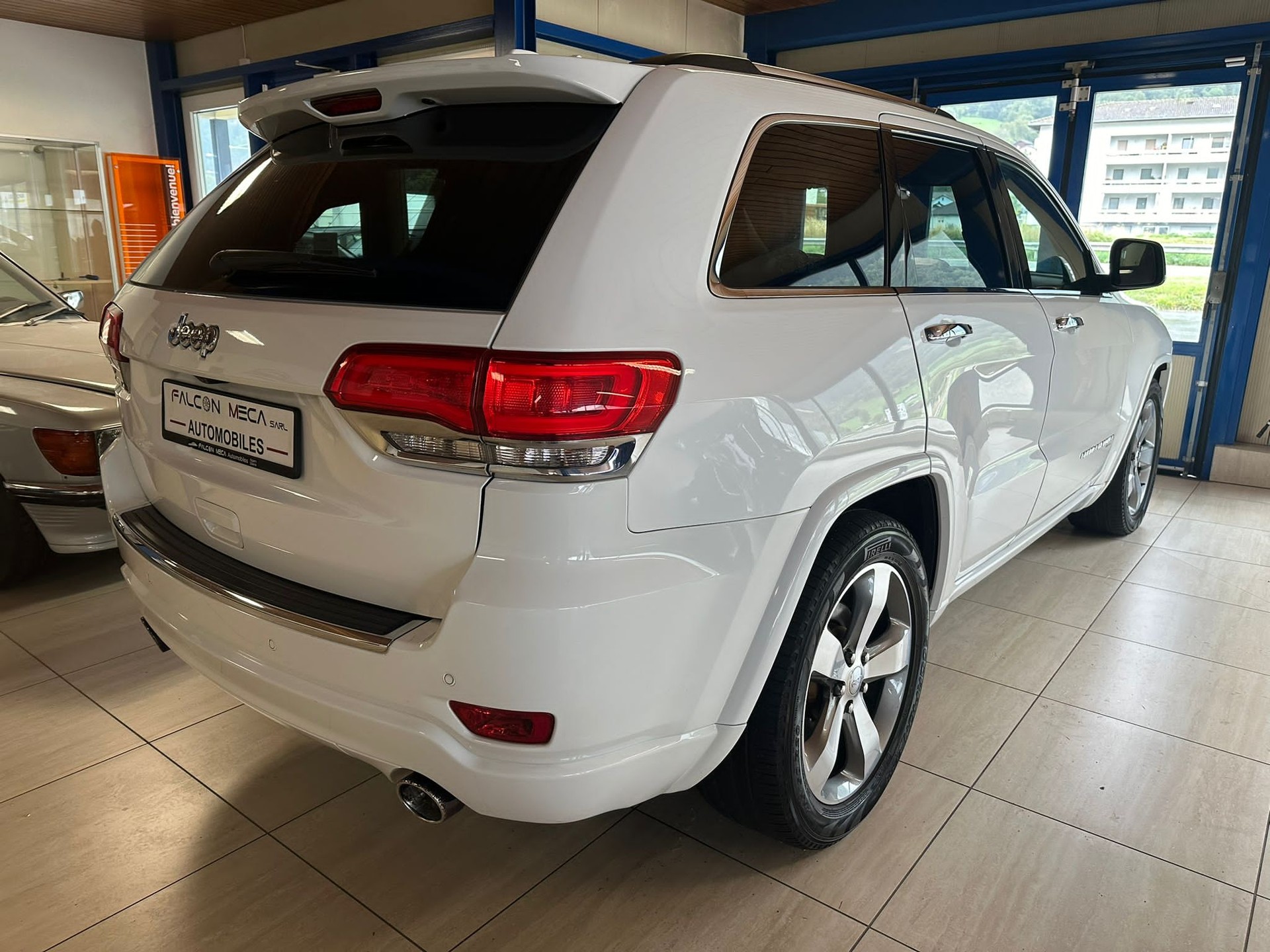 JEEP Grand Cherokee 3.0 CRD Overland Automatic-image-9