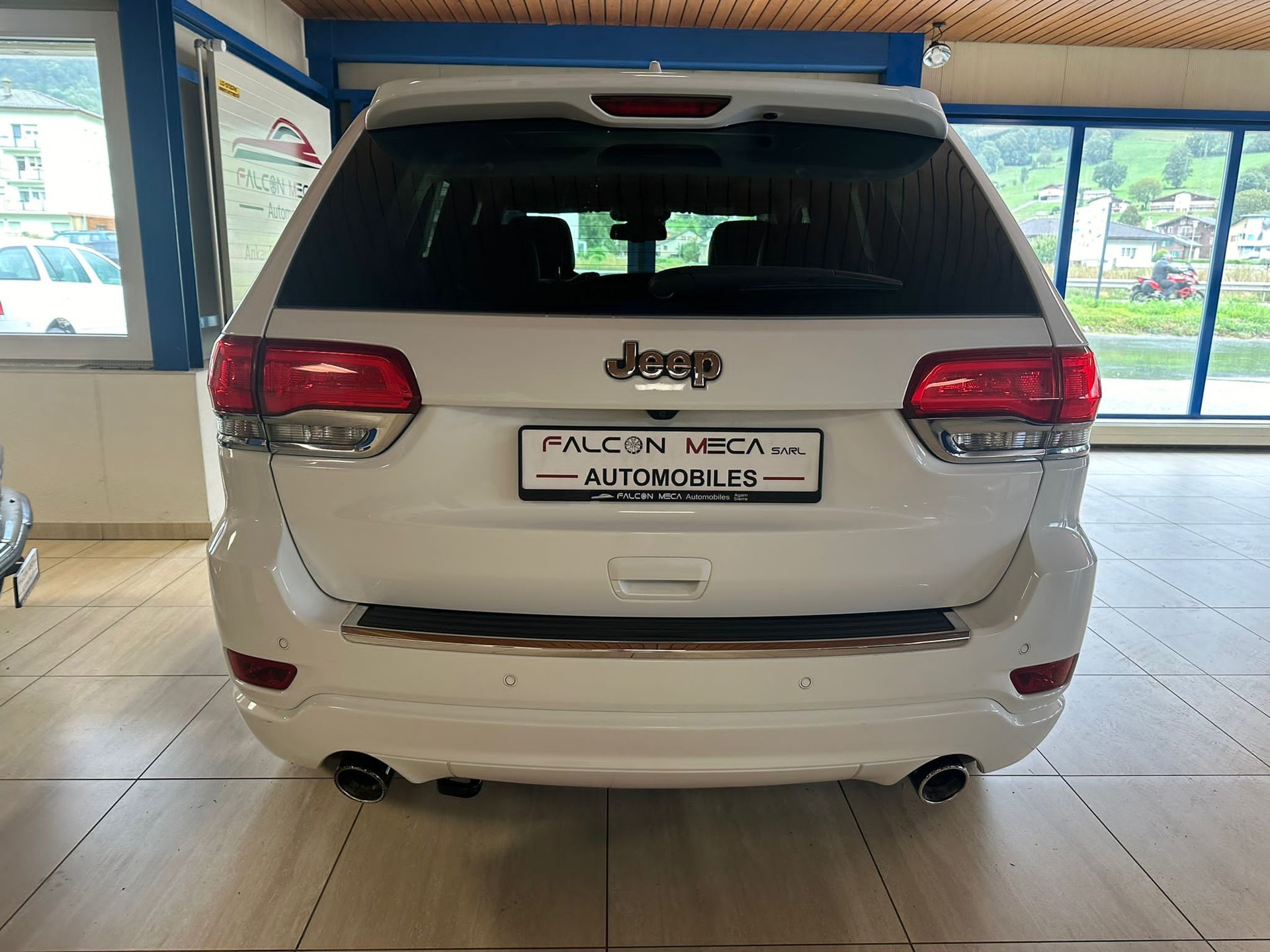 JEEP Grand Cherokee 3.0 CRD Overland Automatic-image-11