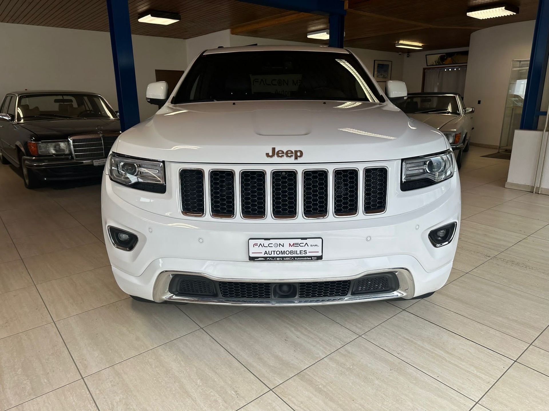 JEEP Grand Cherokee 3.0 CRD Overland Automatic-image-4