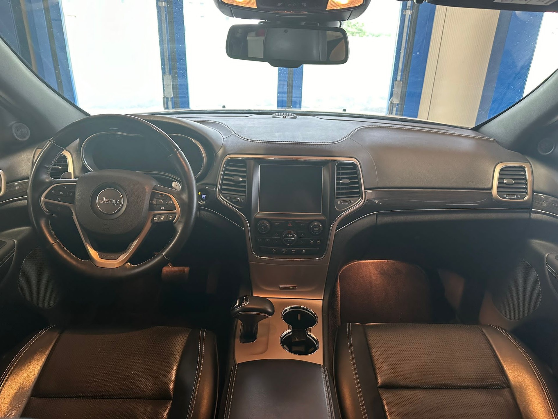 JEEP Grand Cherokee 3.0 CRD Overland Automatic-image-17