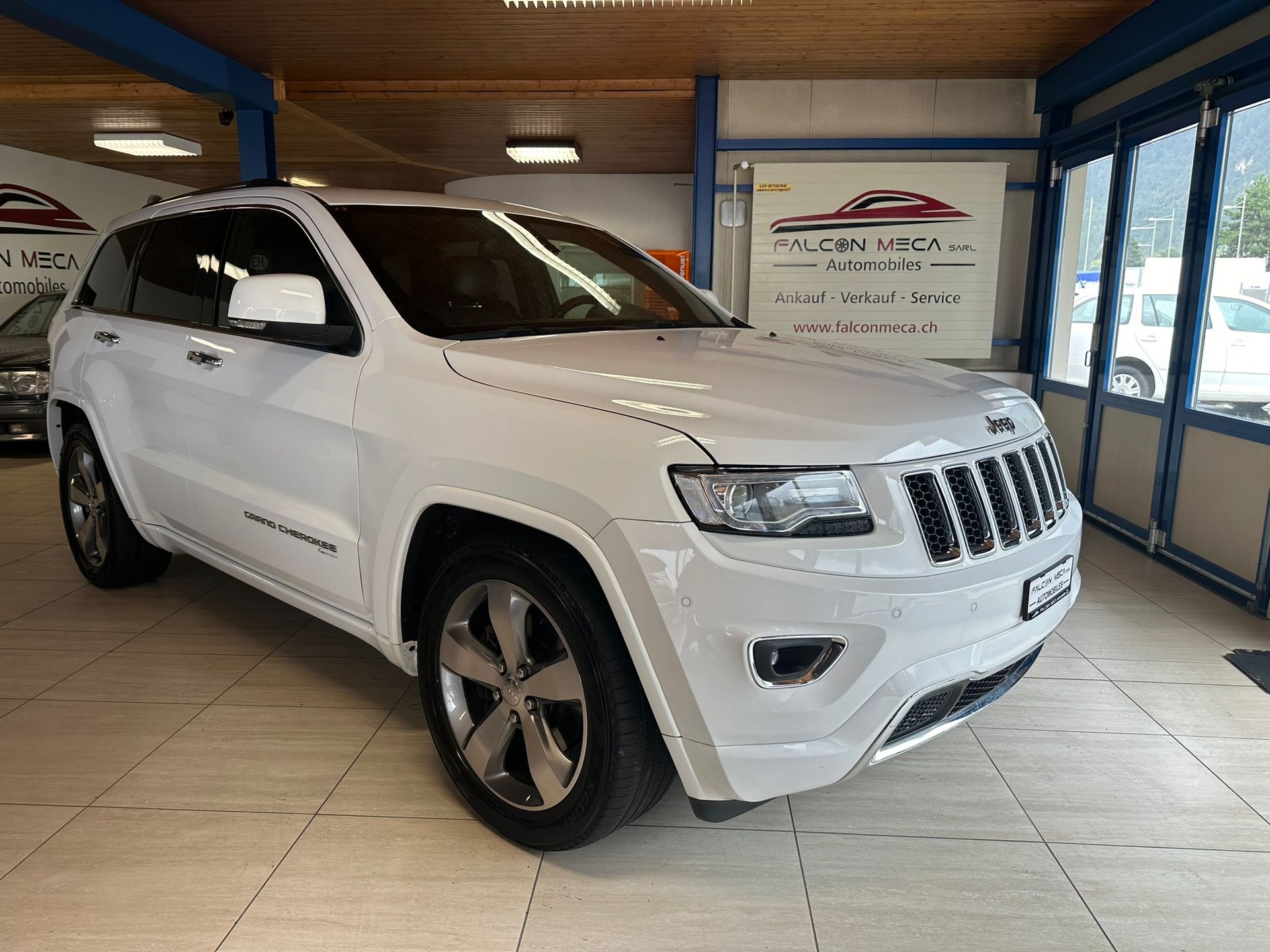 JEEP Grand Cherokee 3.0 CRD Overland Automatic-showroom-element-1