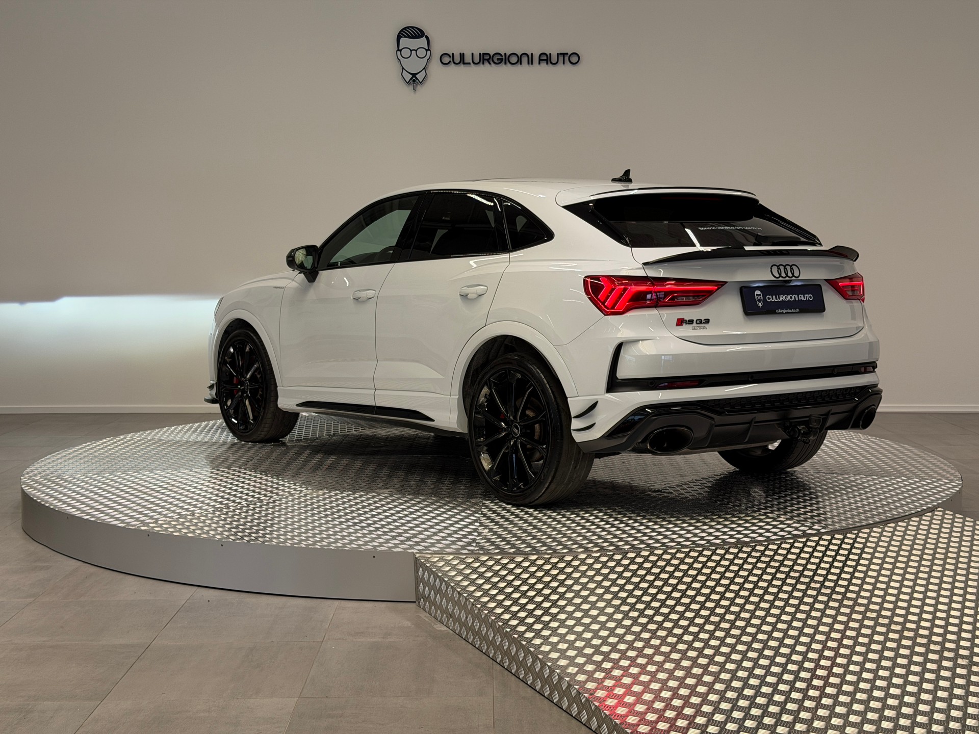 AUDI RS Q3 Sportback quattro S tronic-image-6