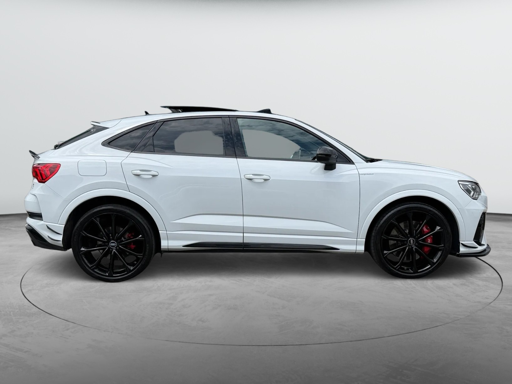 AUDI RS Q3 Sportback quattro S tronic-showroom-element-3