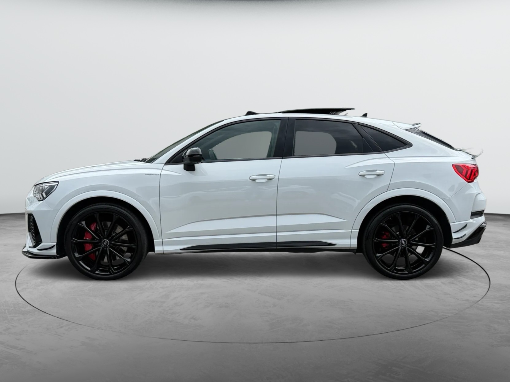 AUDI RS Q3 Sportback quattro S tronic-image-7