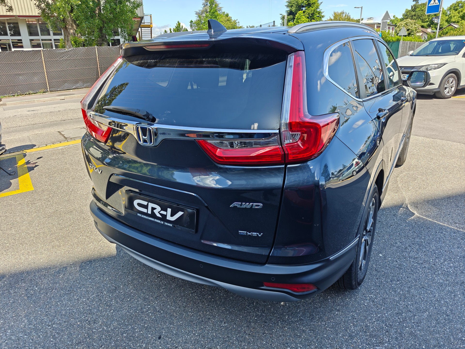 HONDA CR-V 2.0i MMD Hybrid Executive 4WD Automatic-image-3