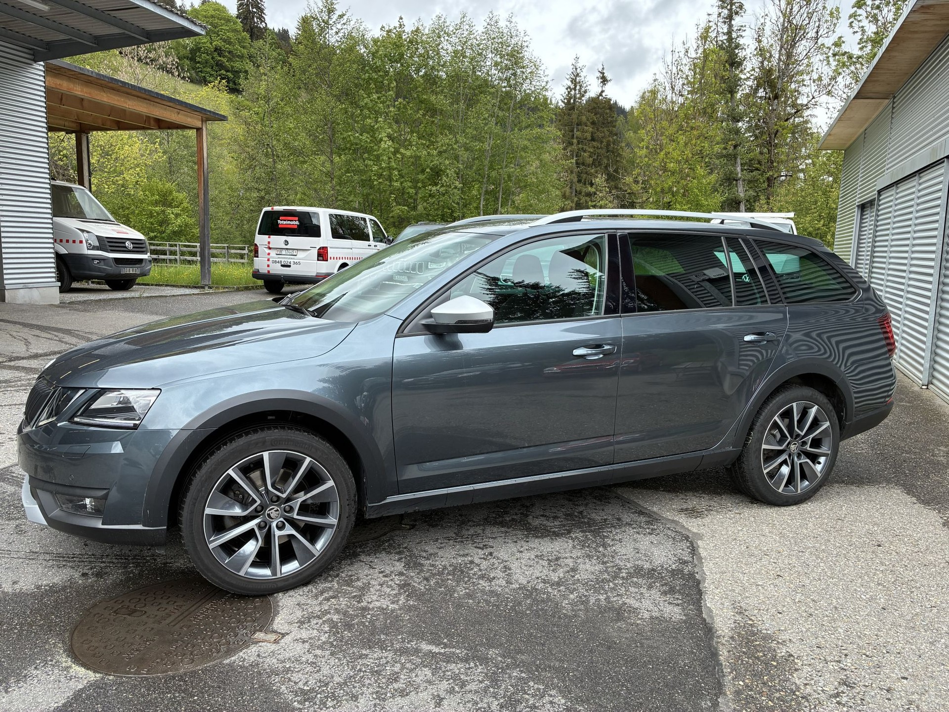 SKODA Octavia Combi 2.0 TDI Scout 4x4 DSG-image-1
