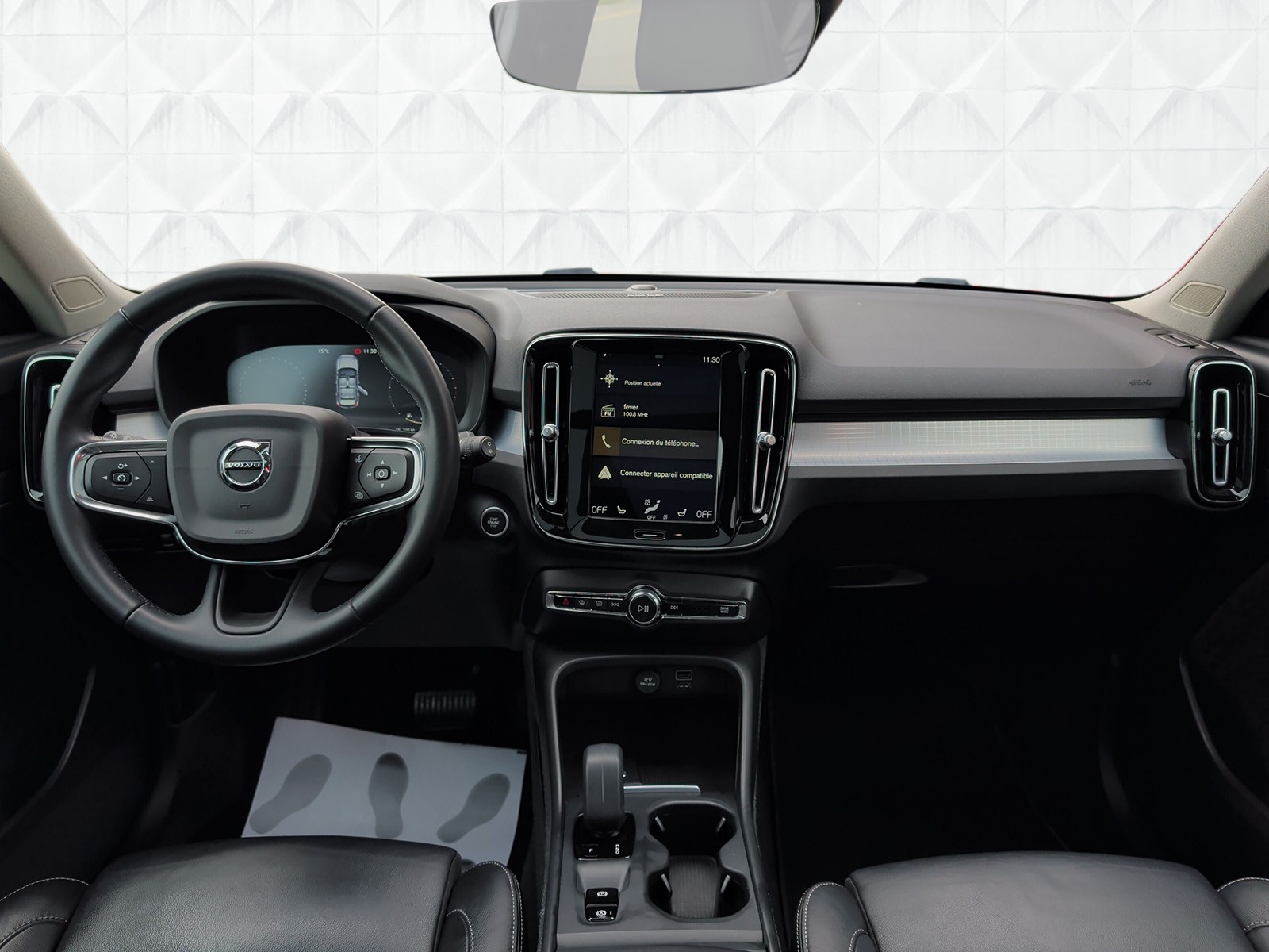 VOLVO XC40 T3 Momentum Geartronic-image-8