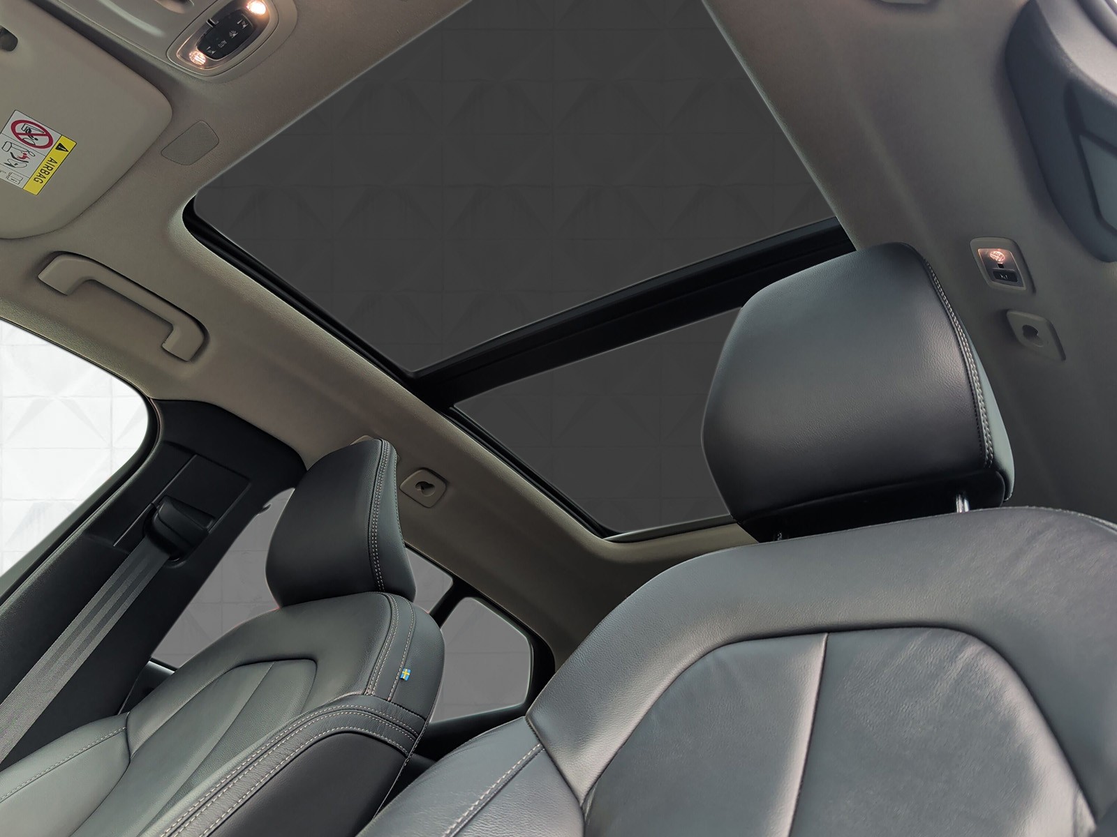 VOLVO XC40 T3 Momentum Geartronic-image-11