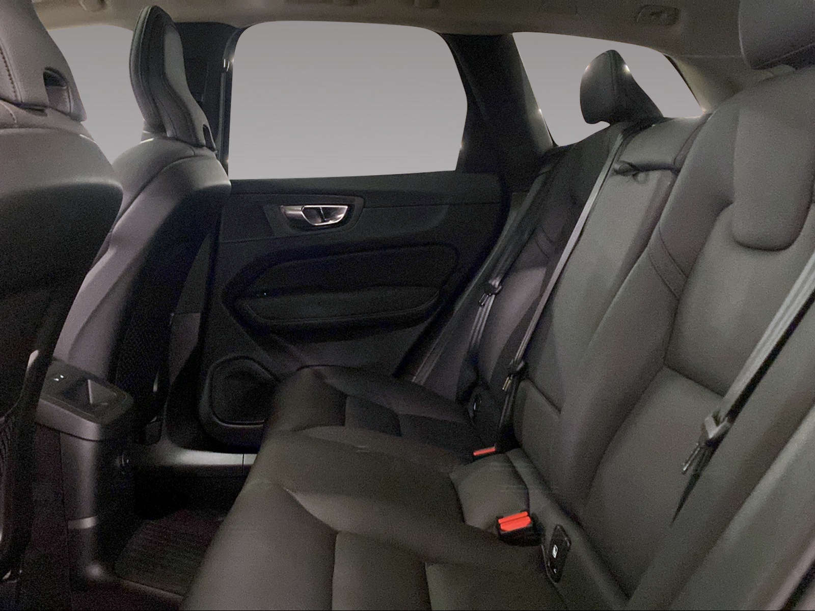 VOLVO XC60 2.0 T6 TE Plus Dark eAWD-image-7