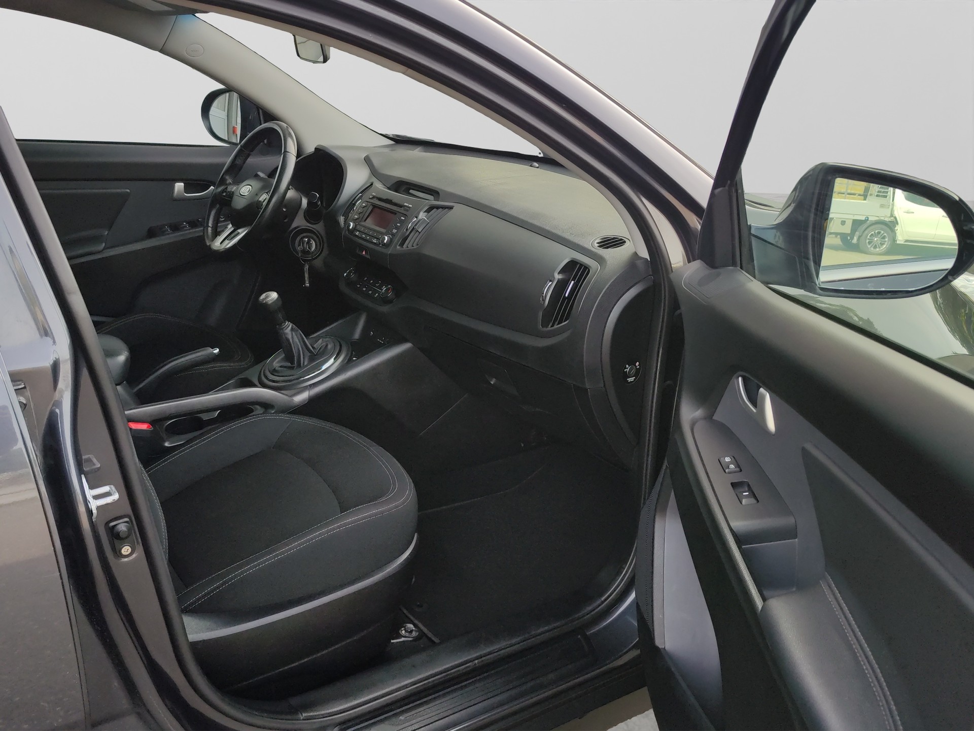 KIA Sportage 2.0 Style 4WD-image-18