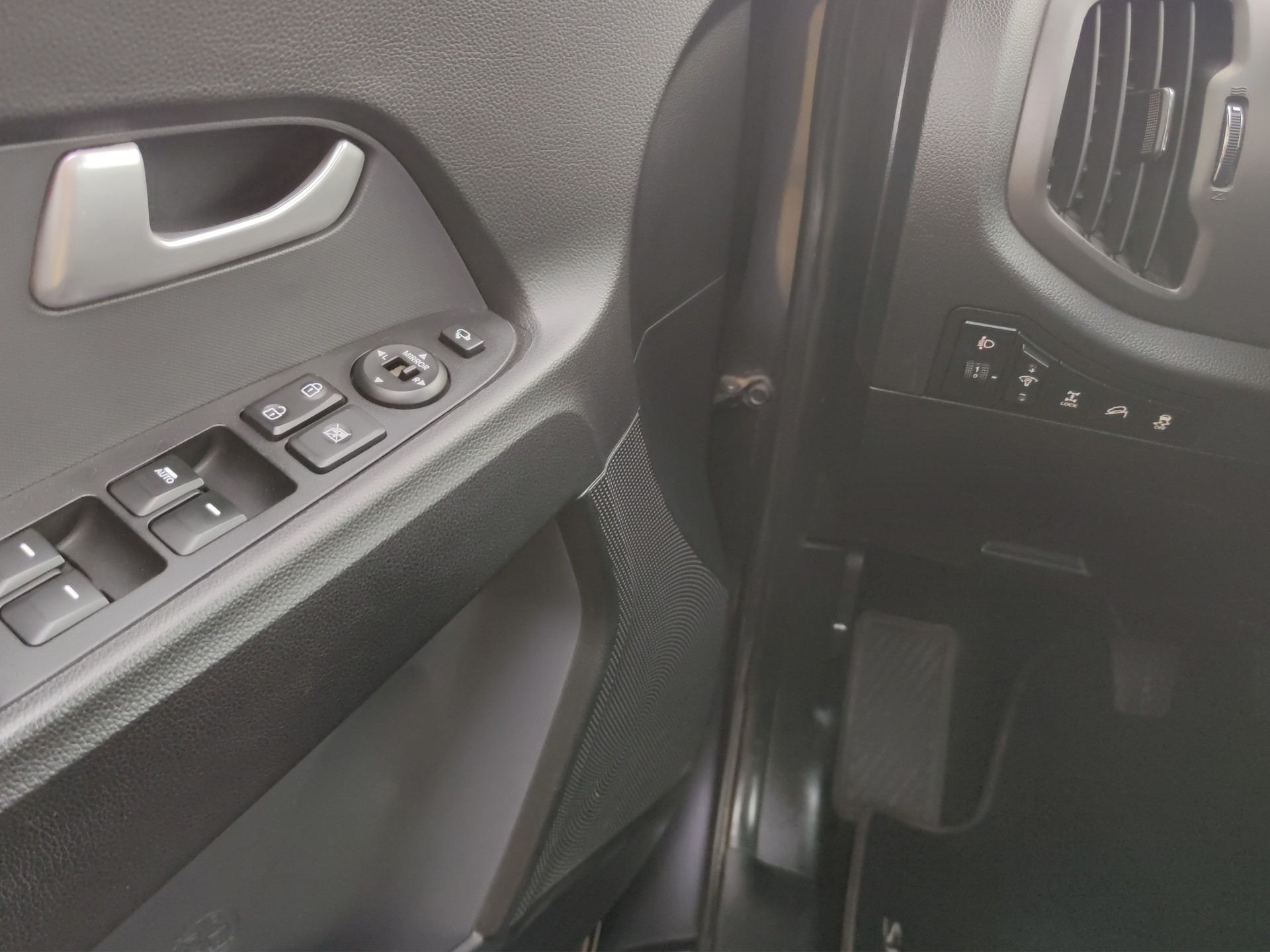KIA Sportage 2.0 Style 4WD-image-14