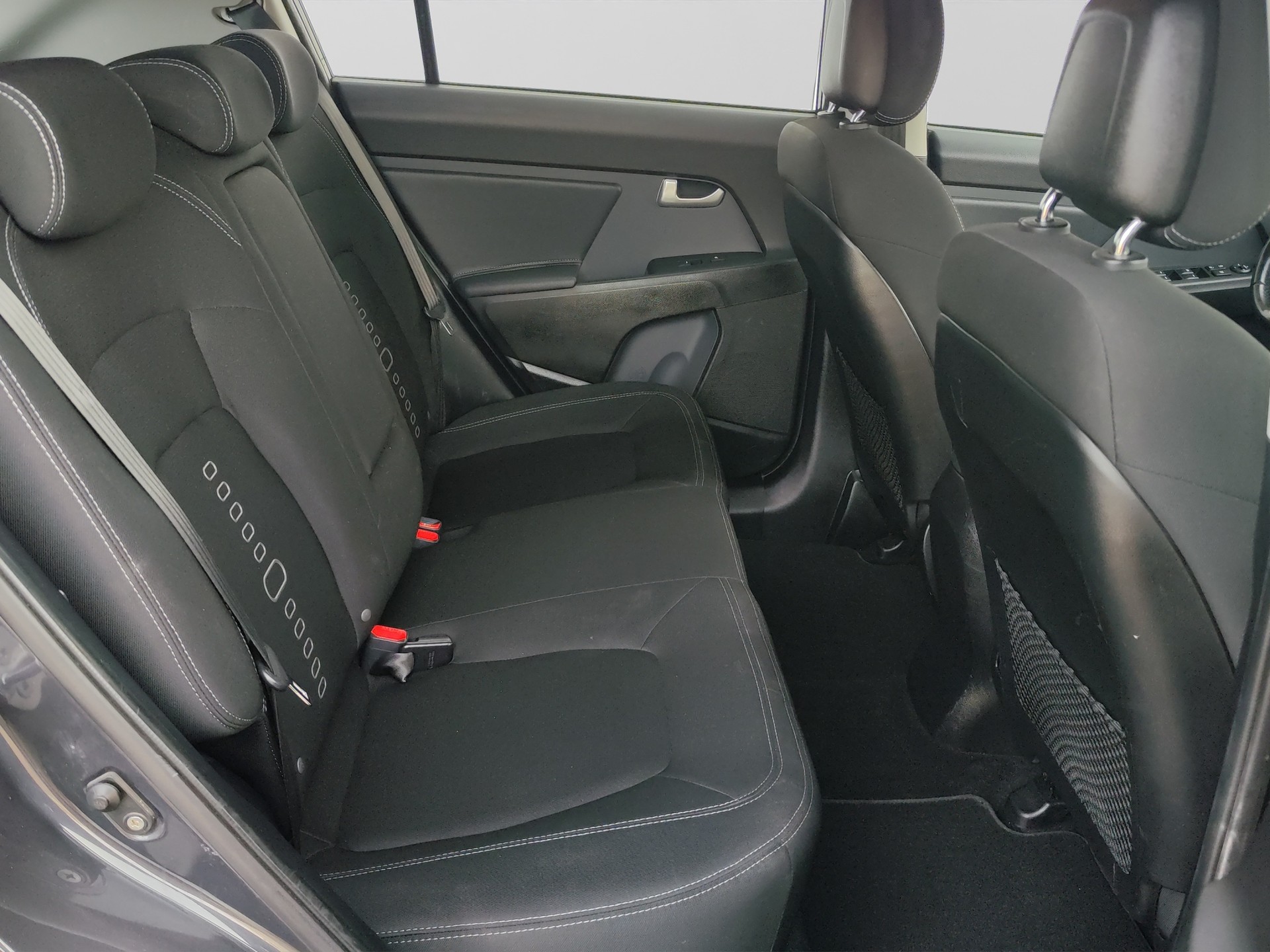 KIA Sportage 2.0 Style 4WD-image-16