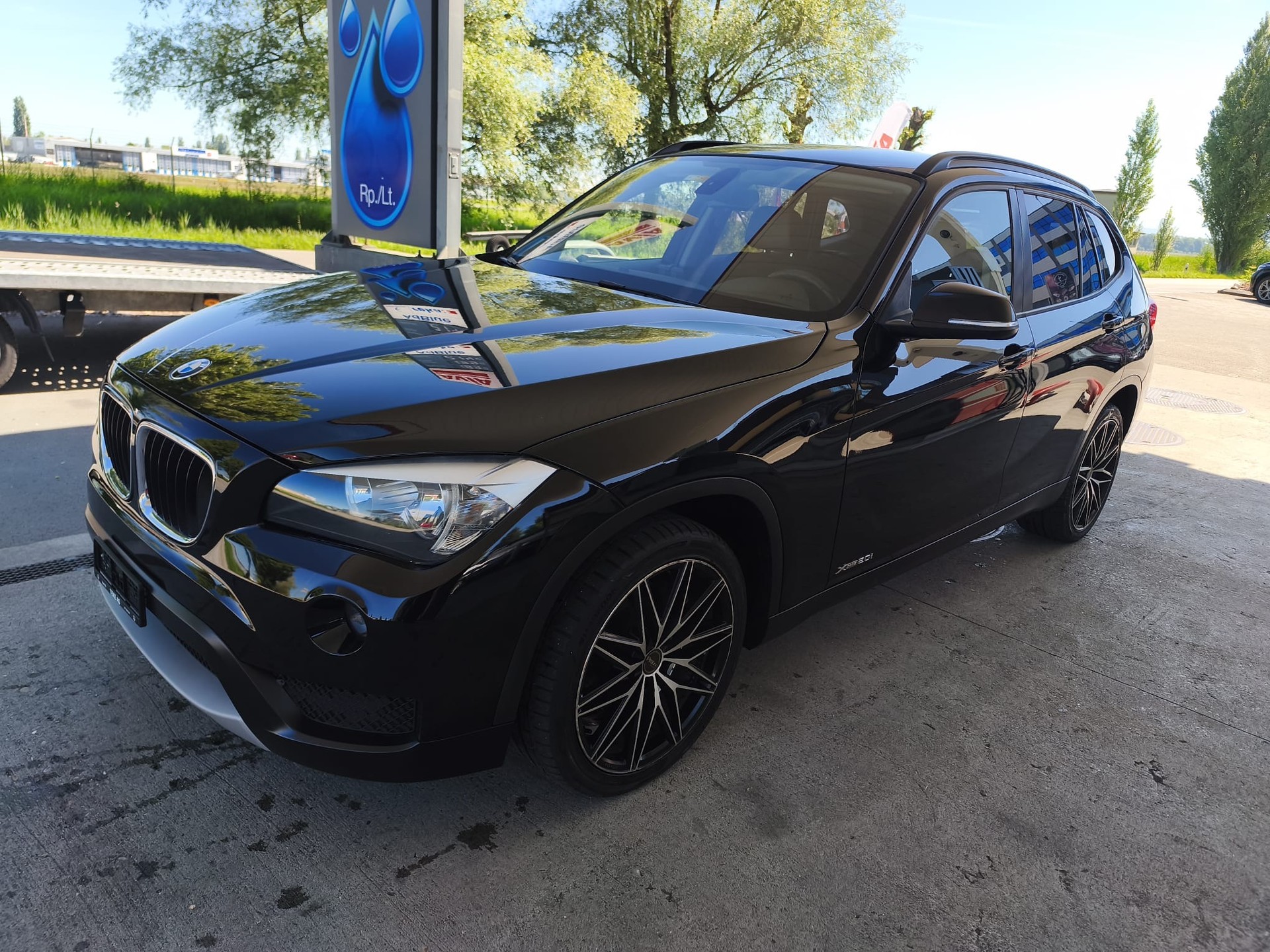 BMW X1 xDrive 20i Sport Line Steptronic-image-1