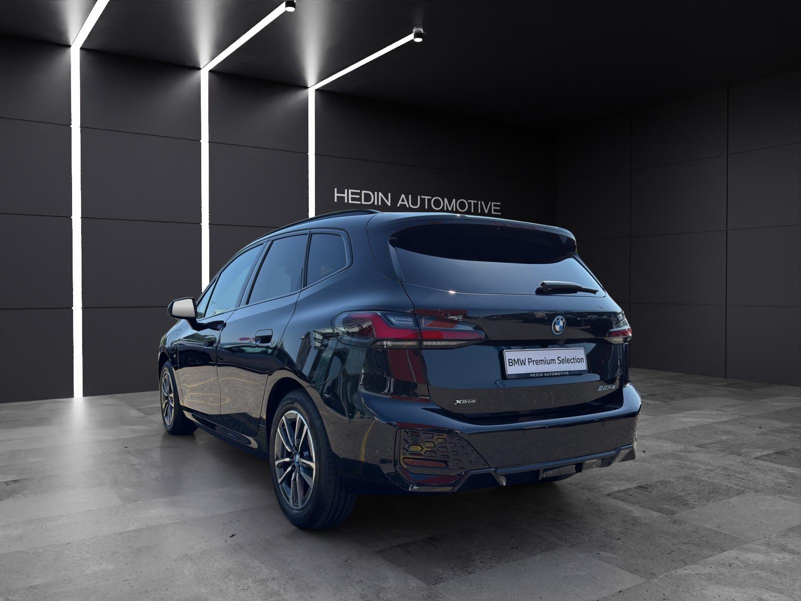 BMW 225e xDrive Active Tourer-showroom-element-3
