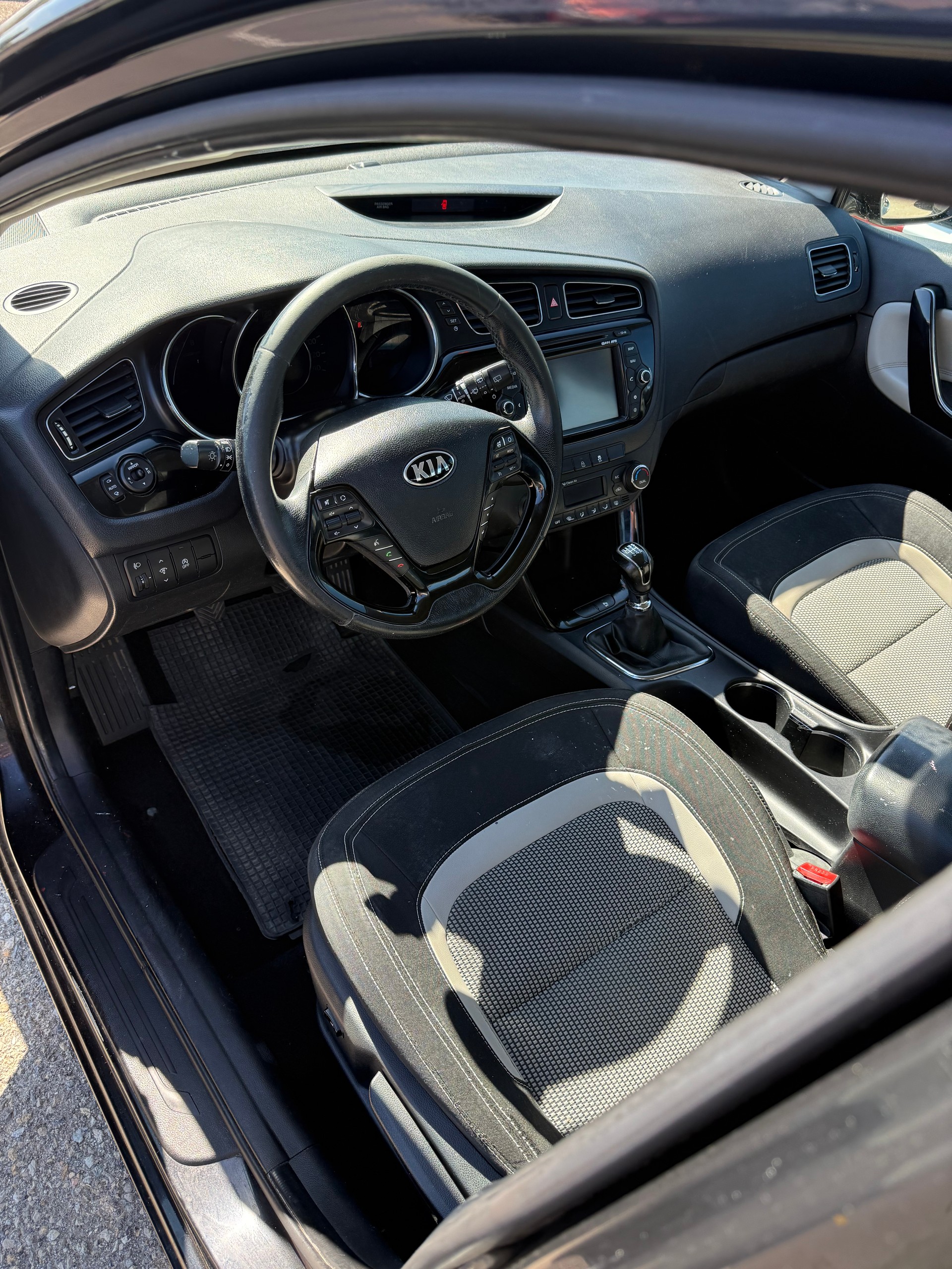 KIA Cee'd Sporty Wagon 1.6 16V Style-image-5