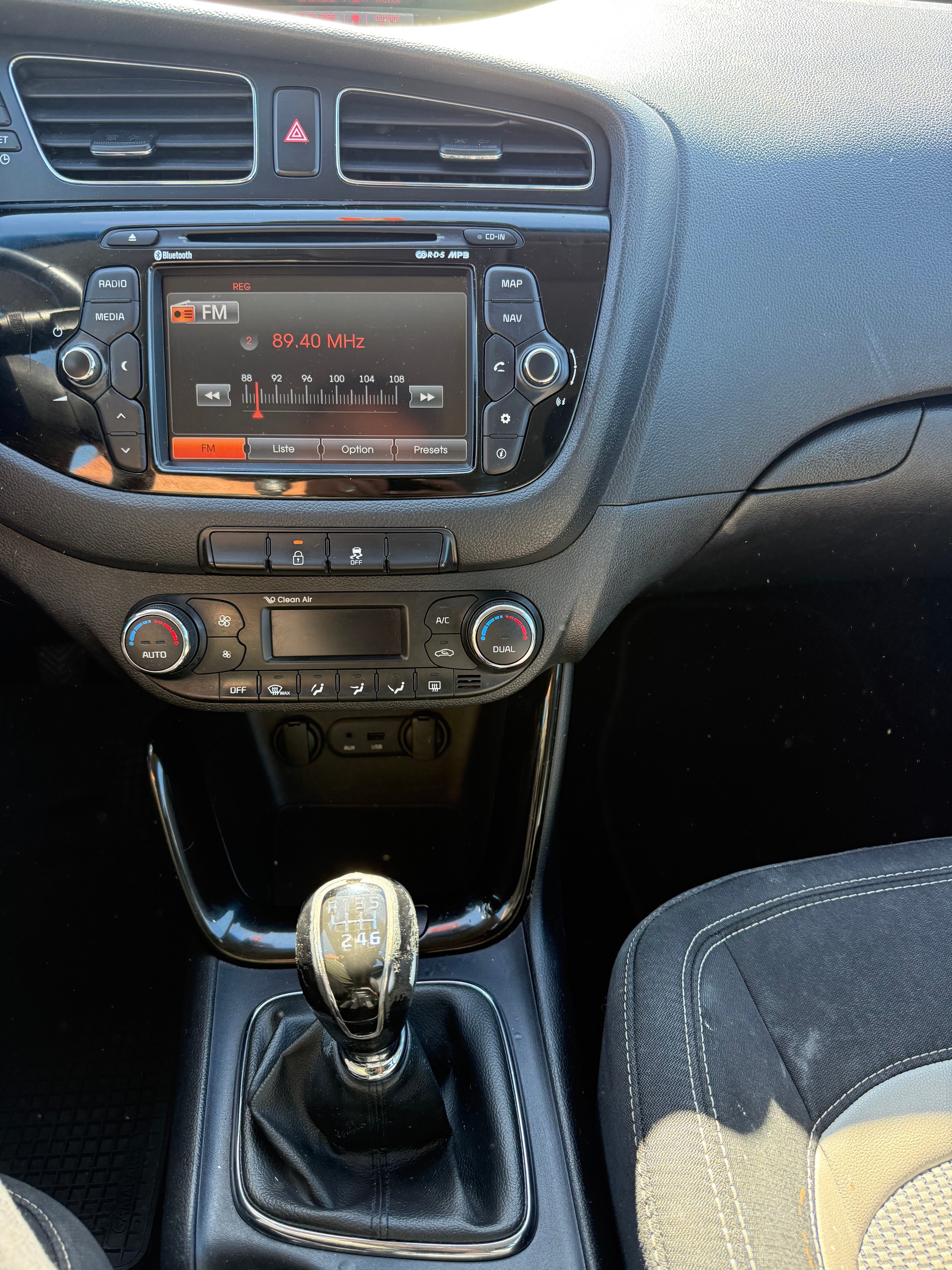 KIA Cee'd Sporty Wagon 1.6 16V Style-image-6