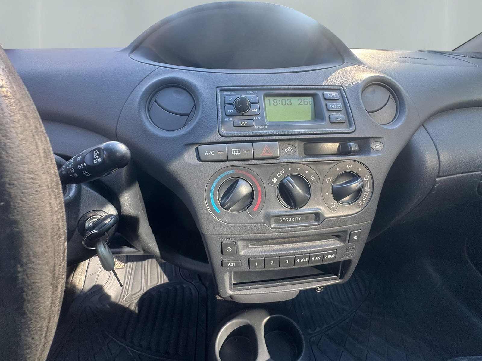TOYOTA Yaris 1.3 Linea Luna-image-8