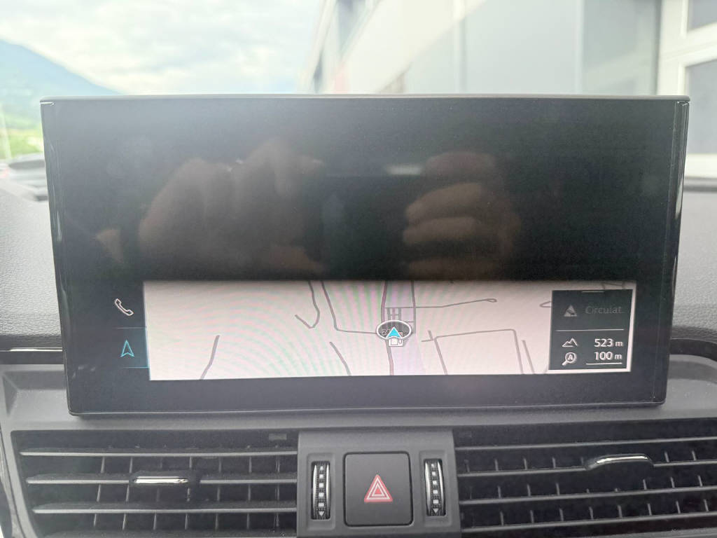AUDI Q5 Sportback 2.0 40 TDI S Line quattro S-Tronic CH Suspension Pneumatique-image-11