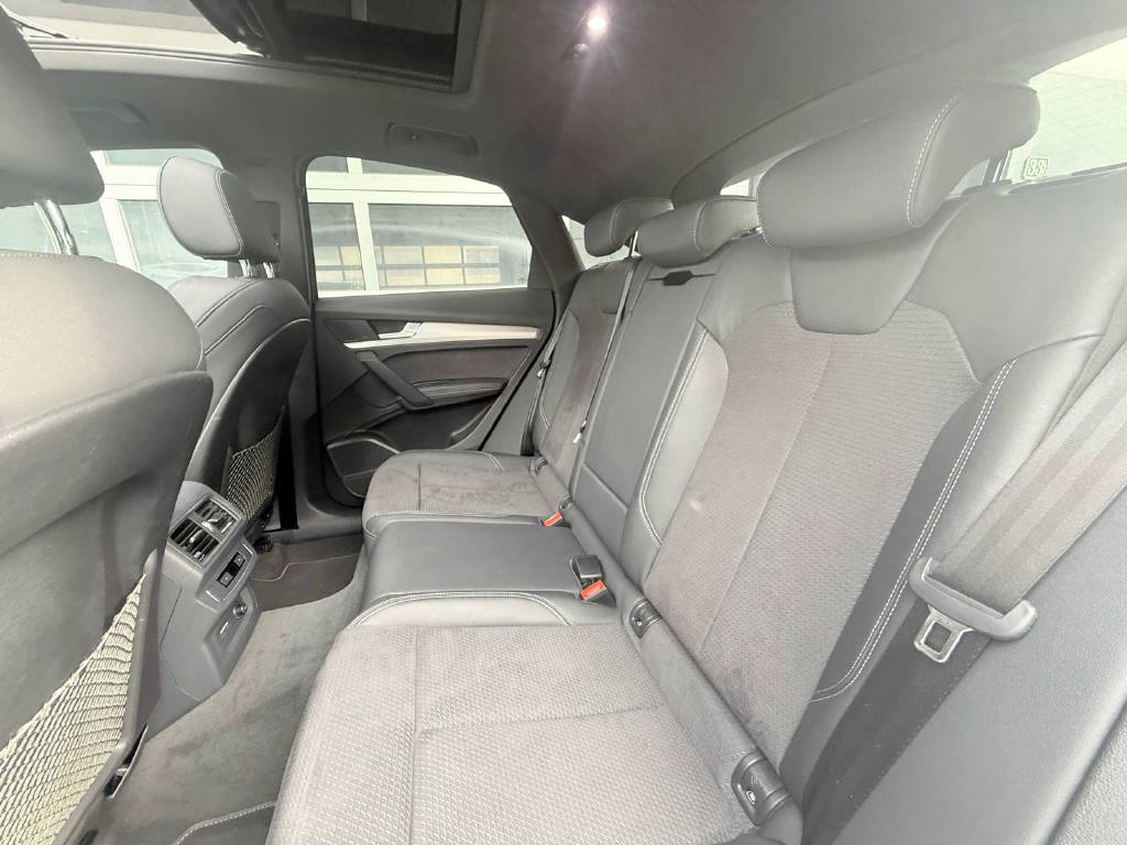 AUDI Q5 Sportback 2.0 40 TDI S Line quattro S-Tronic CH Suspension Pneumatique-image-7