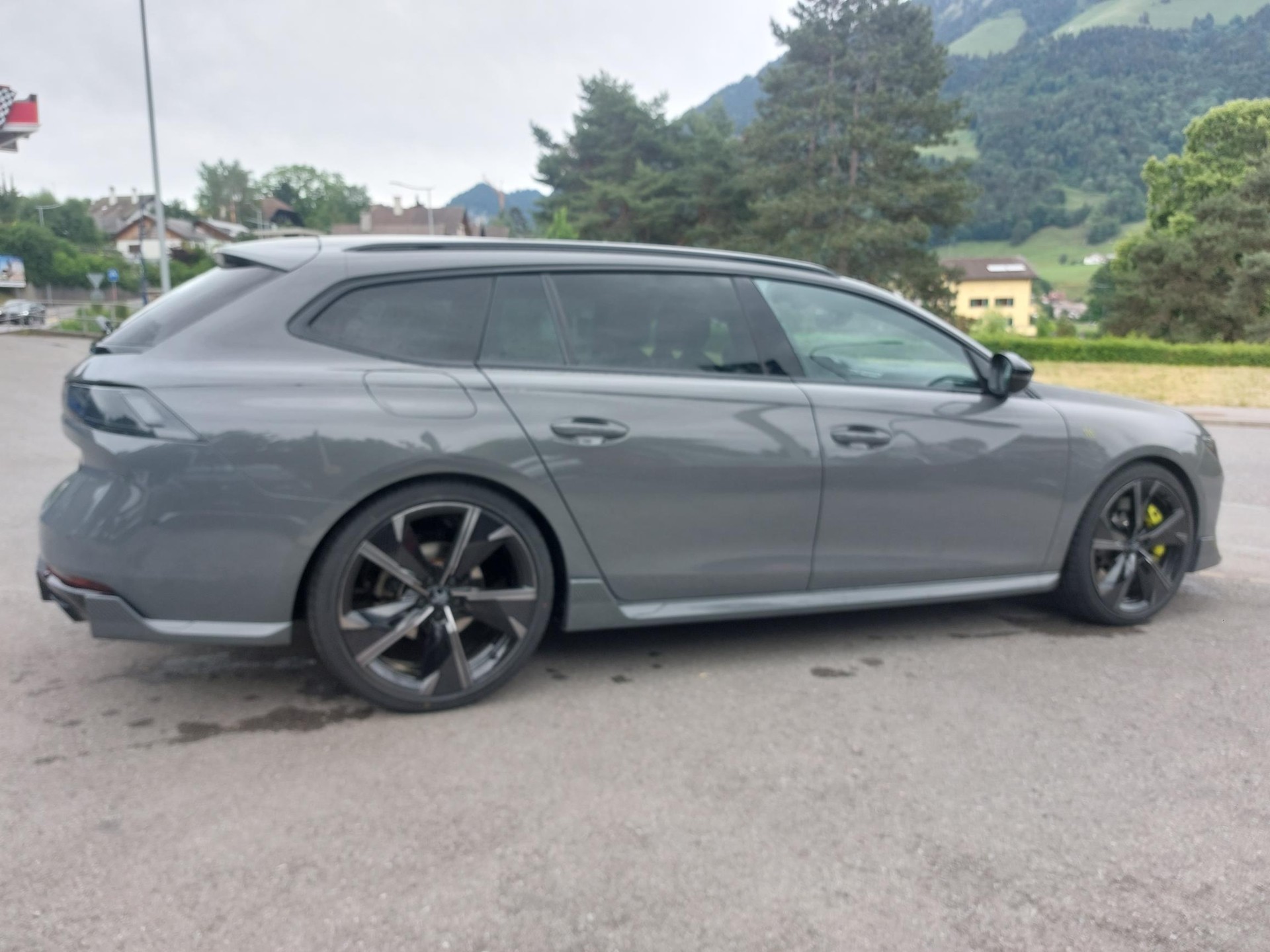 PEUGEOT 508 SW Hybrid4 360 e Sport Engineered-image-4