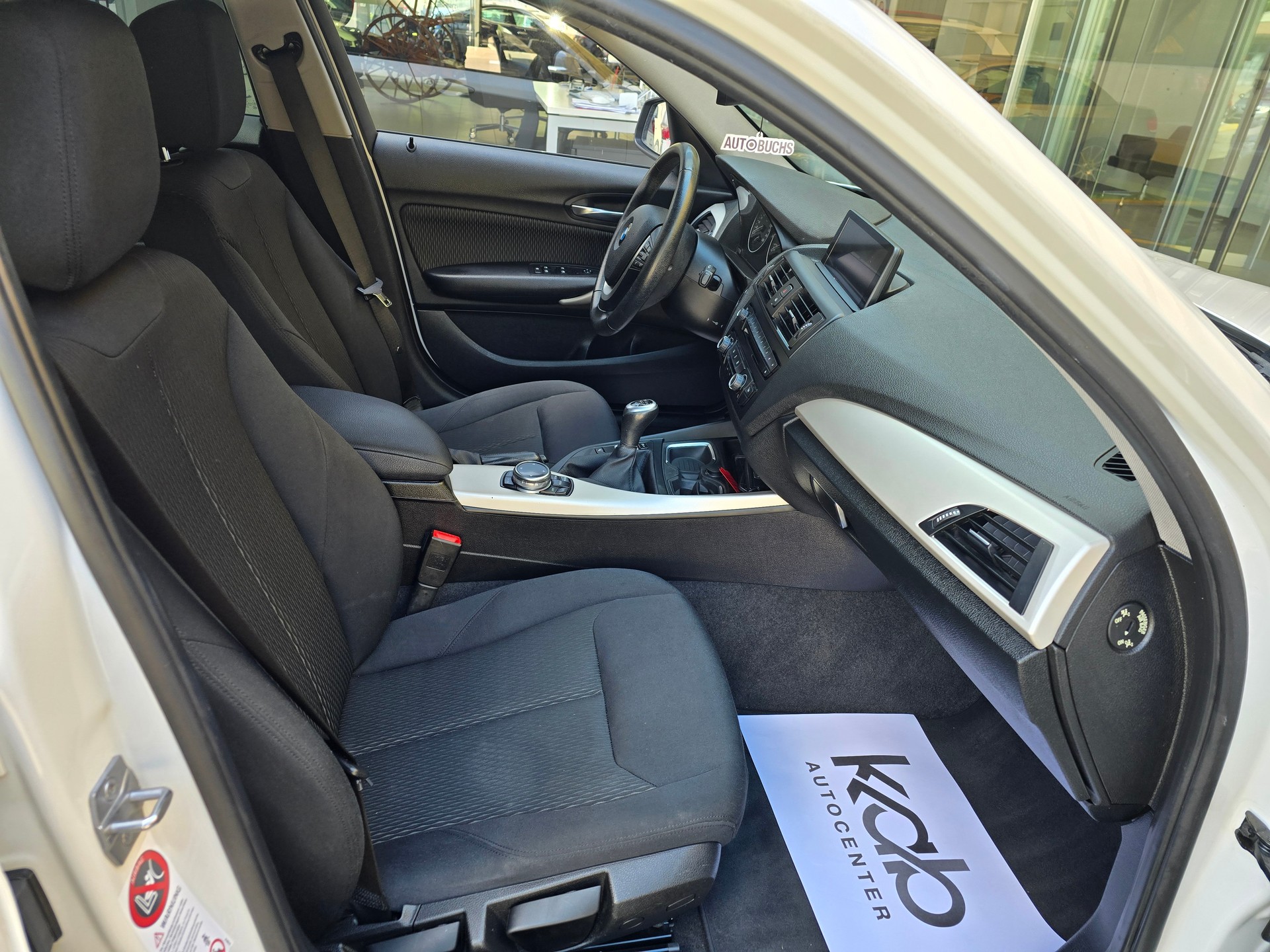 BMW 116i-image-8