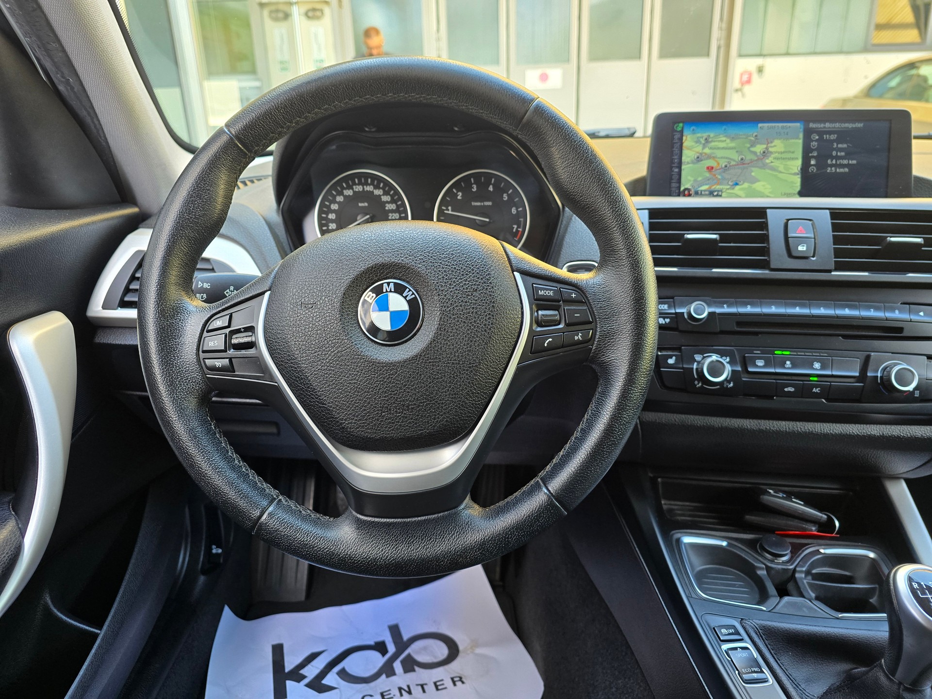 BMW 116i-image-9