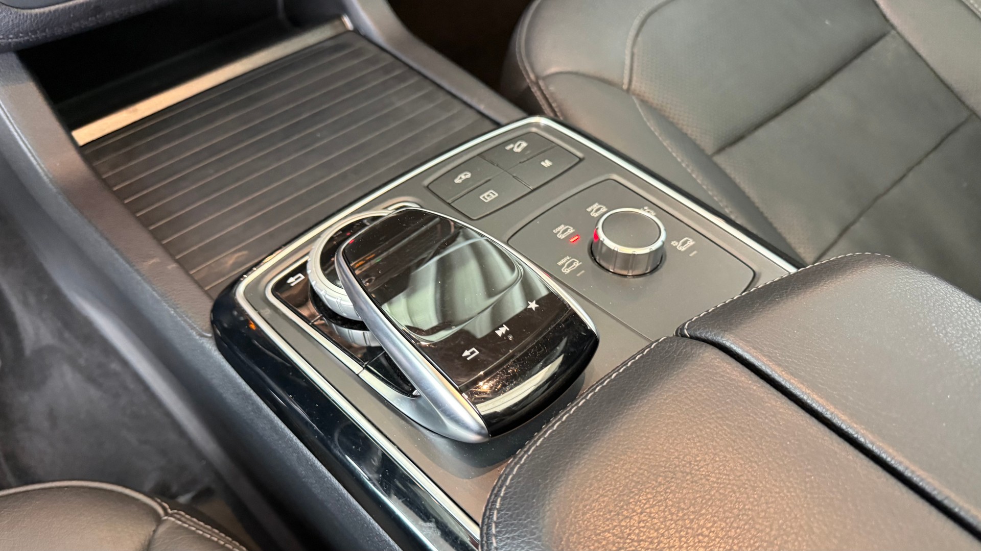 MERCEDES-BENZ GLE 43 AMG-image-15