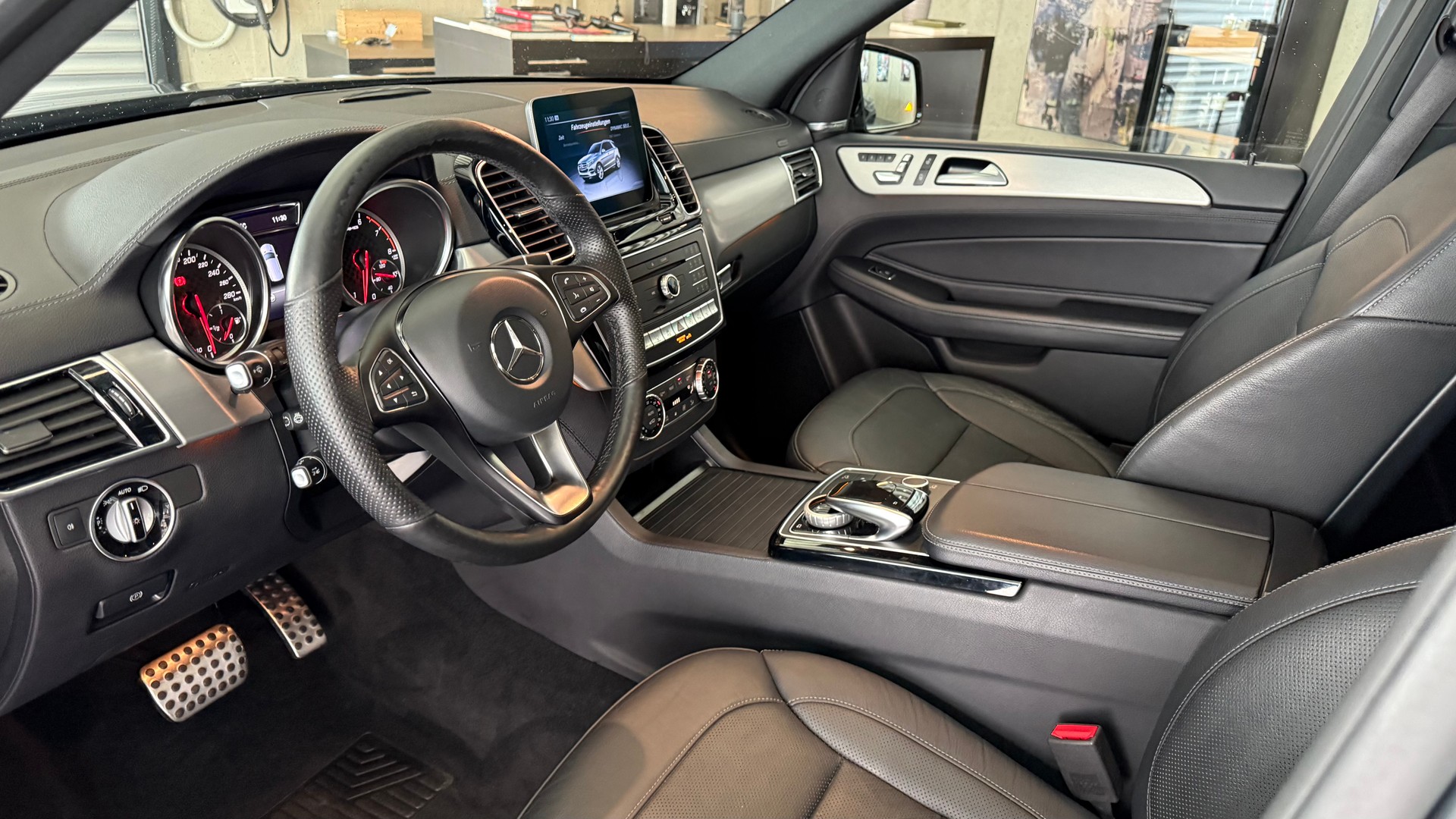 MERCEDES-BENZ GLE 43 AMG-image-18