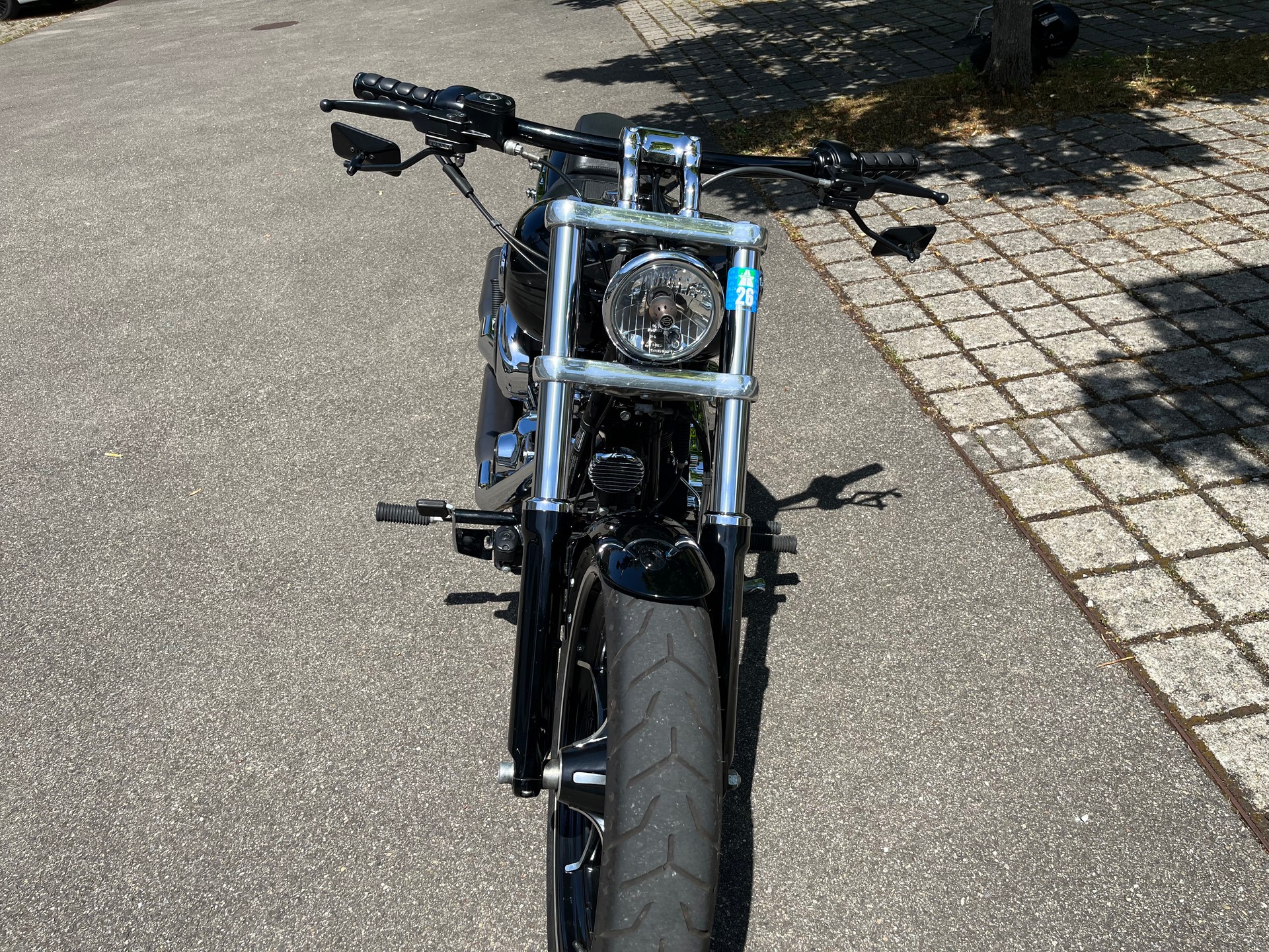 HARLEY-DAVIDSON Breakout-image-2
