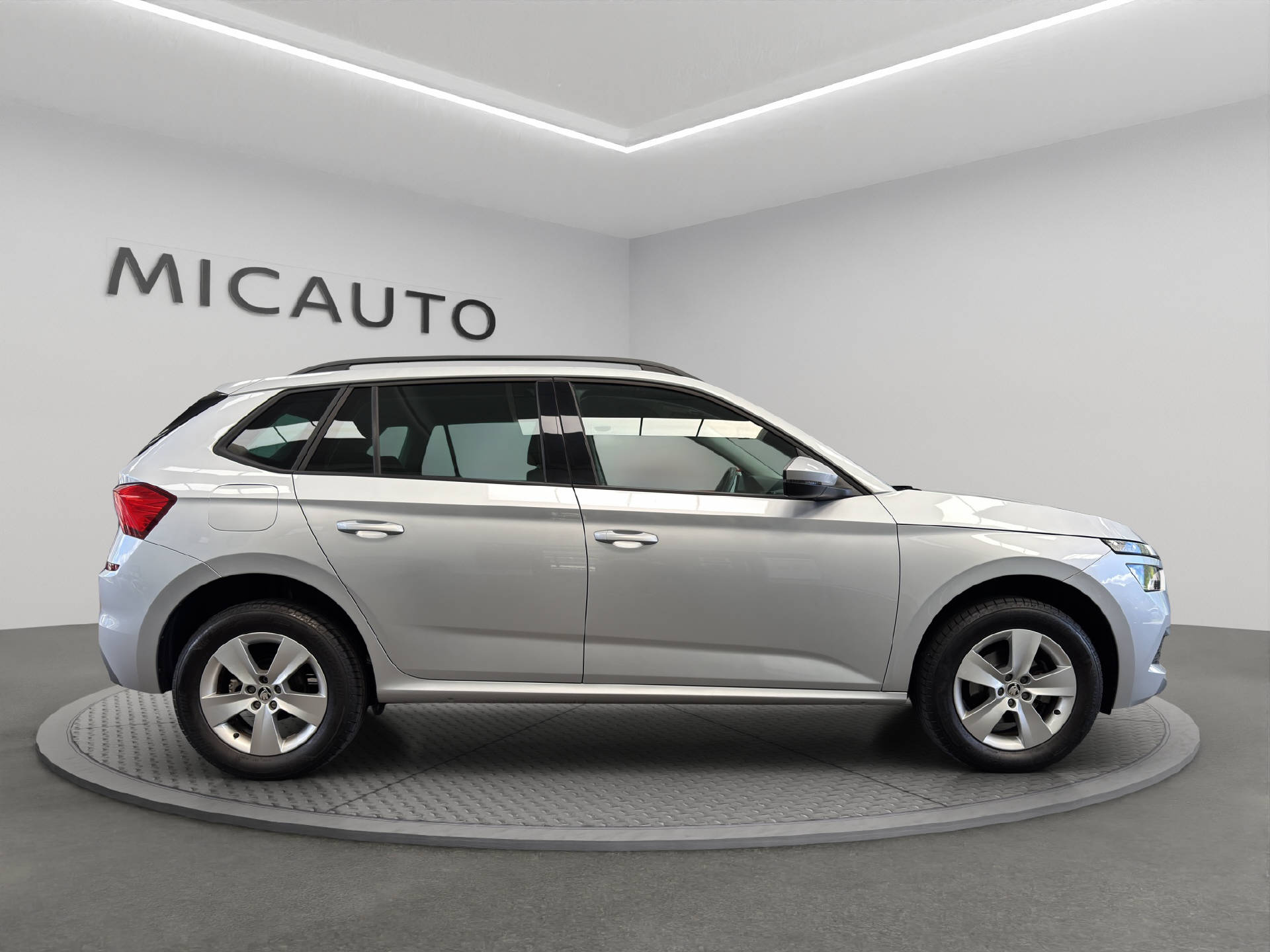 SKODA Kamiq 1.0 TSI Ambition DSG-image-15