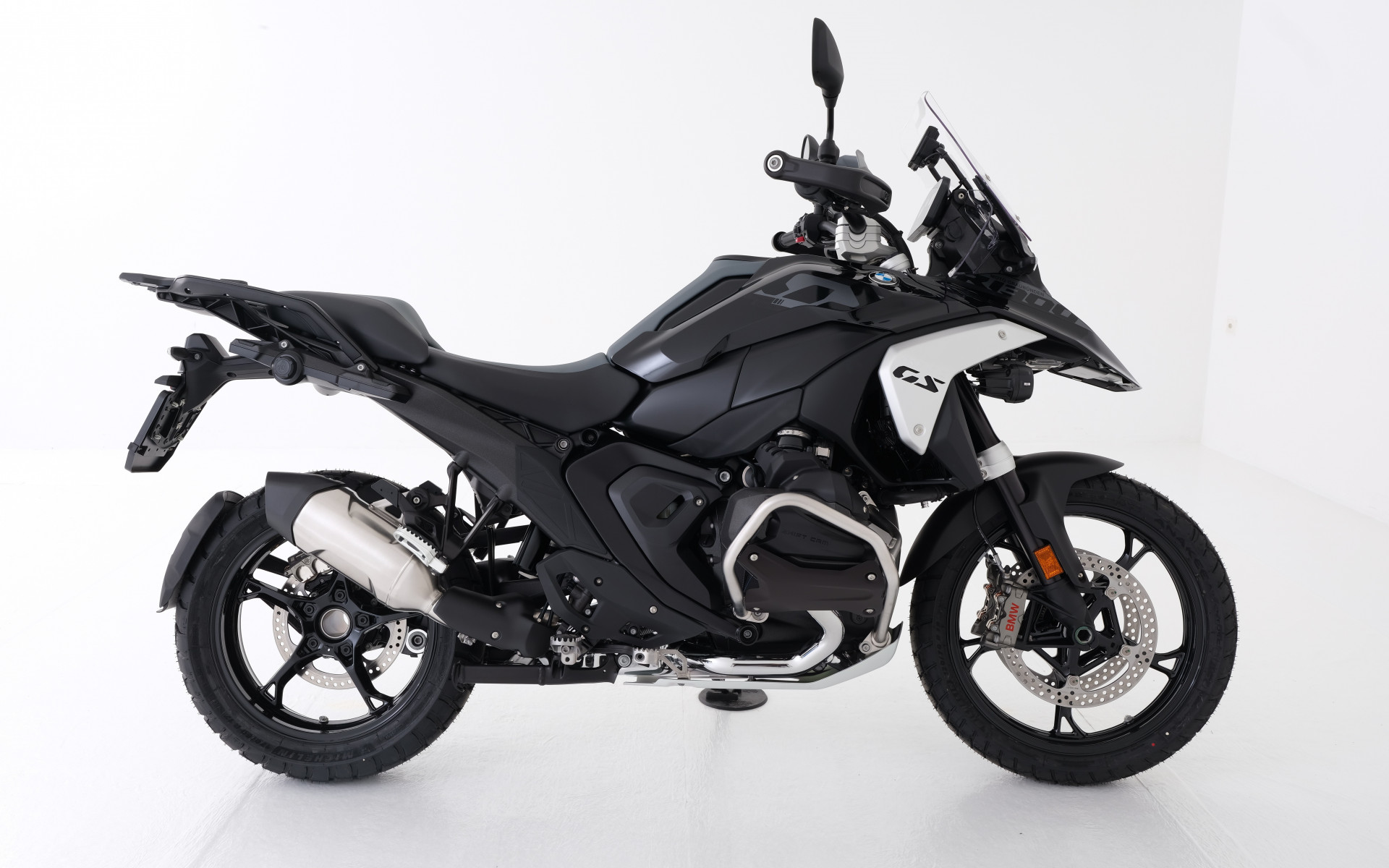 BMW R 1300 GS Triple Black-image-1