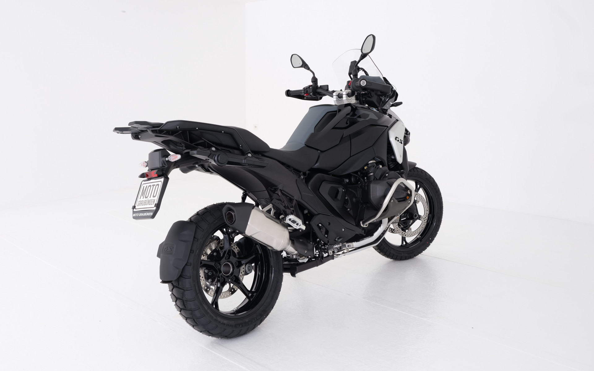 BMW R 1300 GS Triple Black-image-2