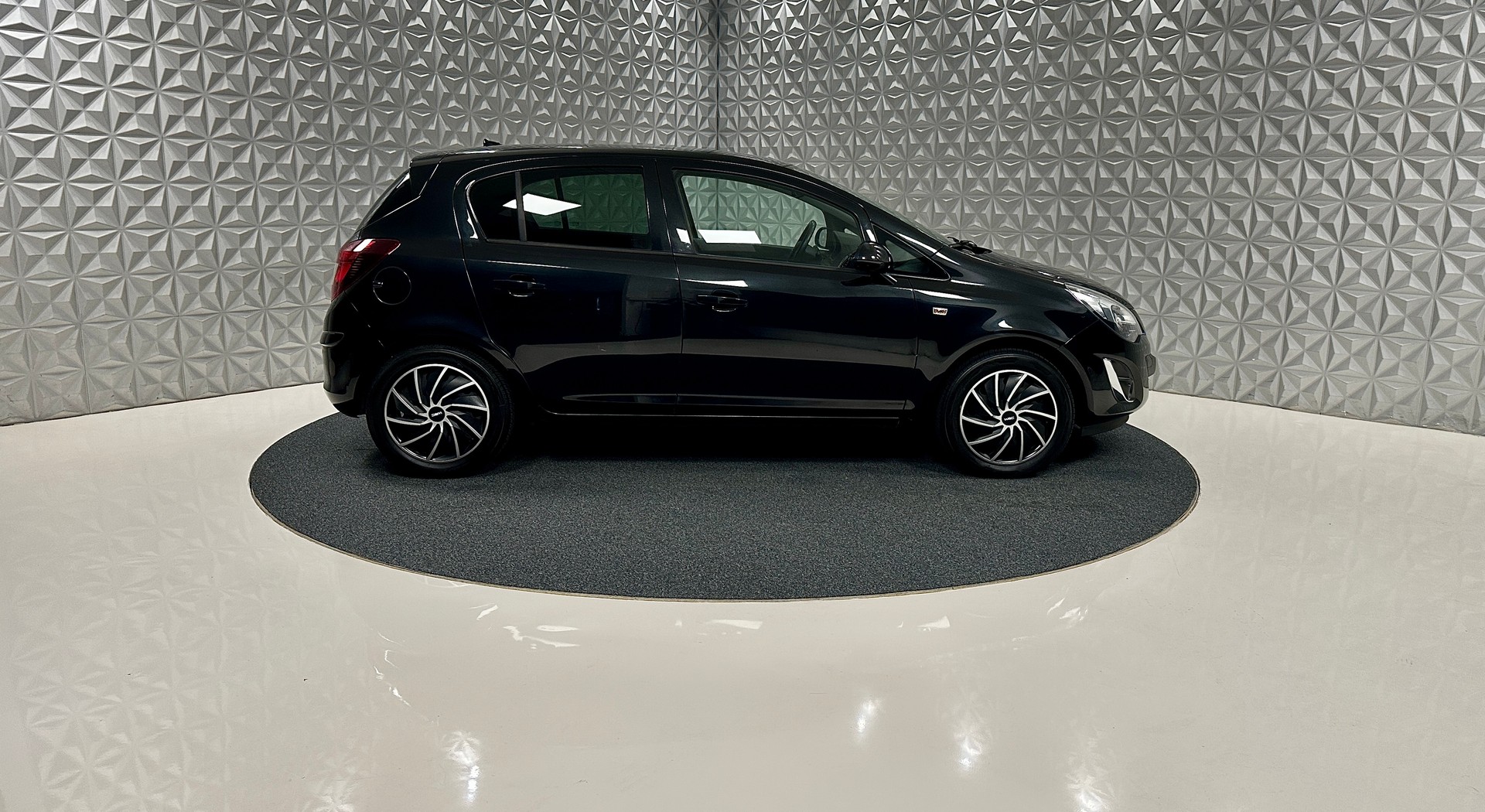OPEL Corsa 1.4 Turbo Active Edition-showroom-element-3