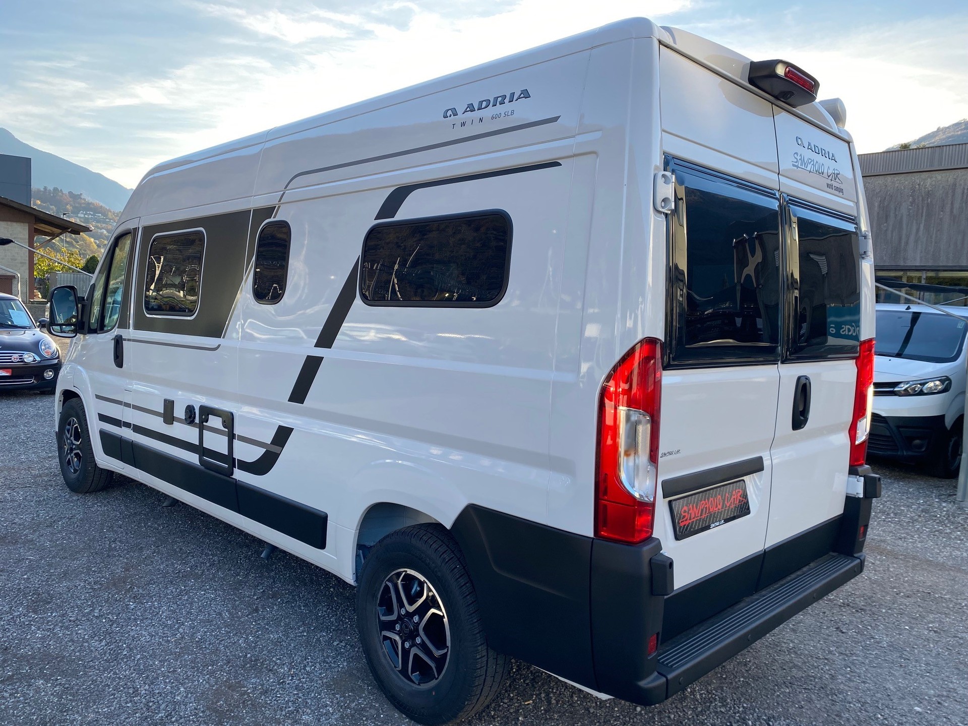 ADRIA TWIN 600 SLB-image-1