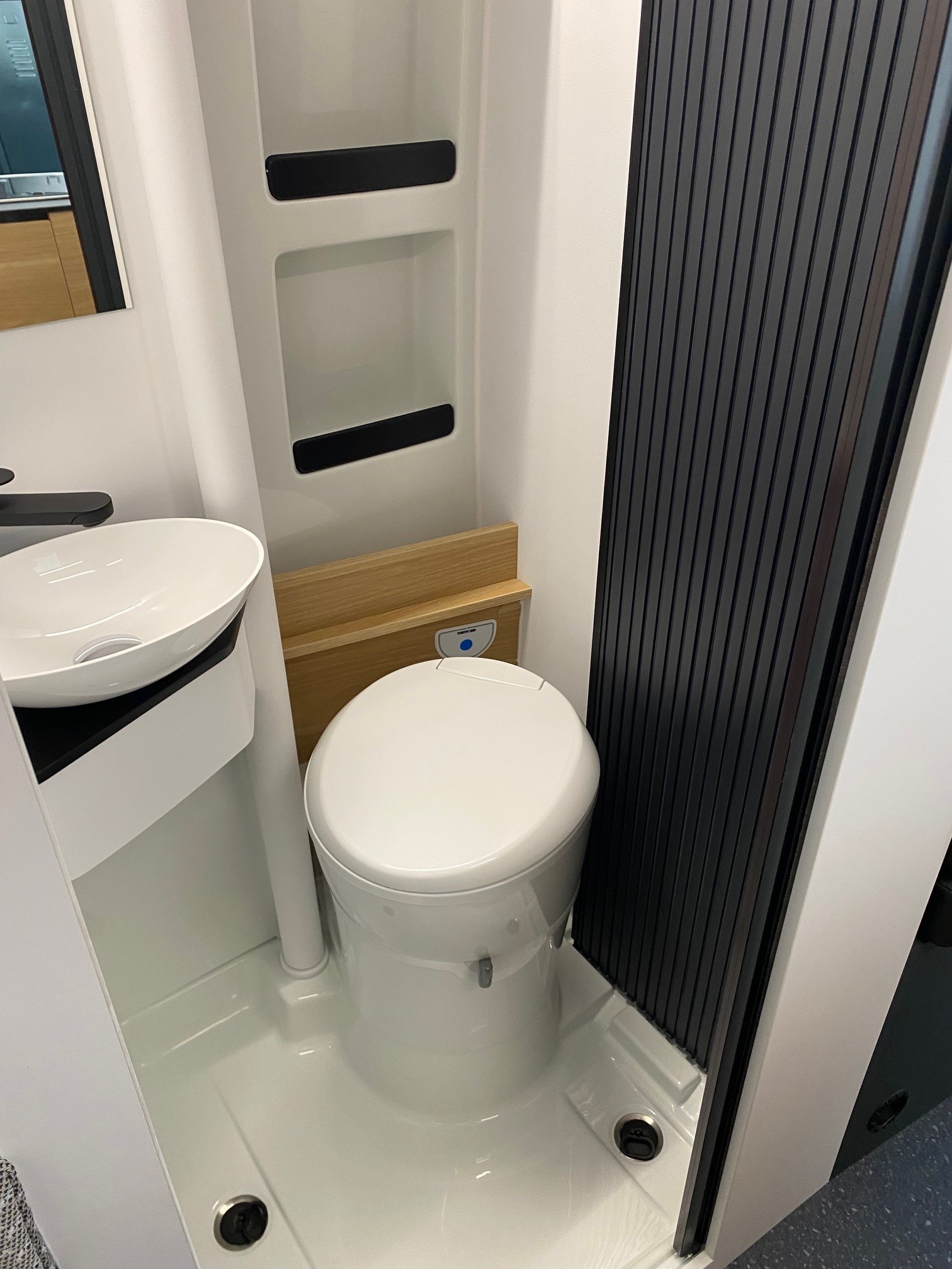 ADRIA TWIN 600 SLB-image-10