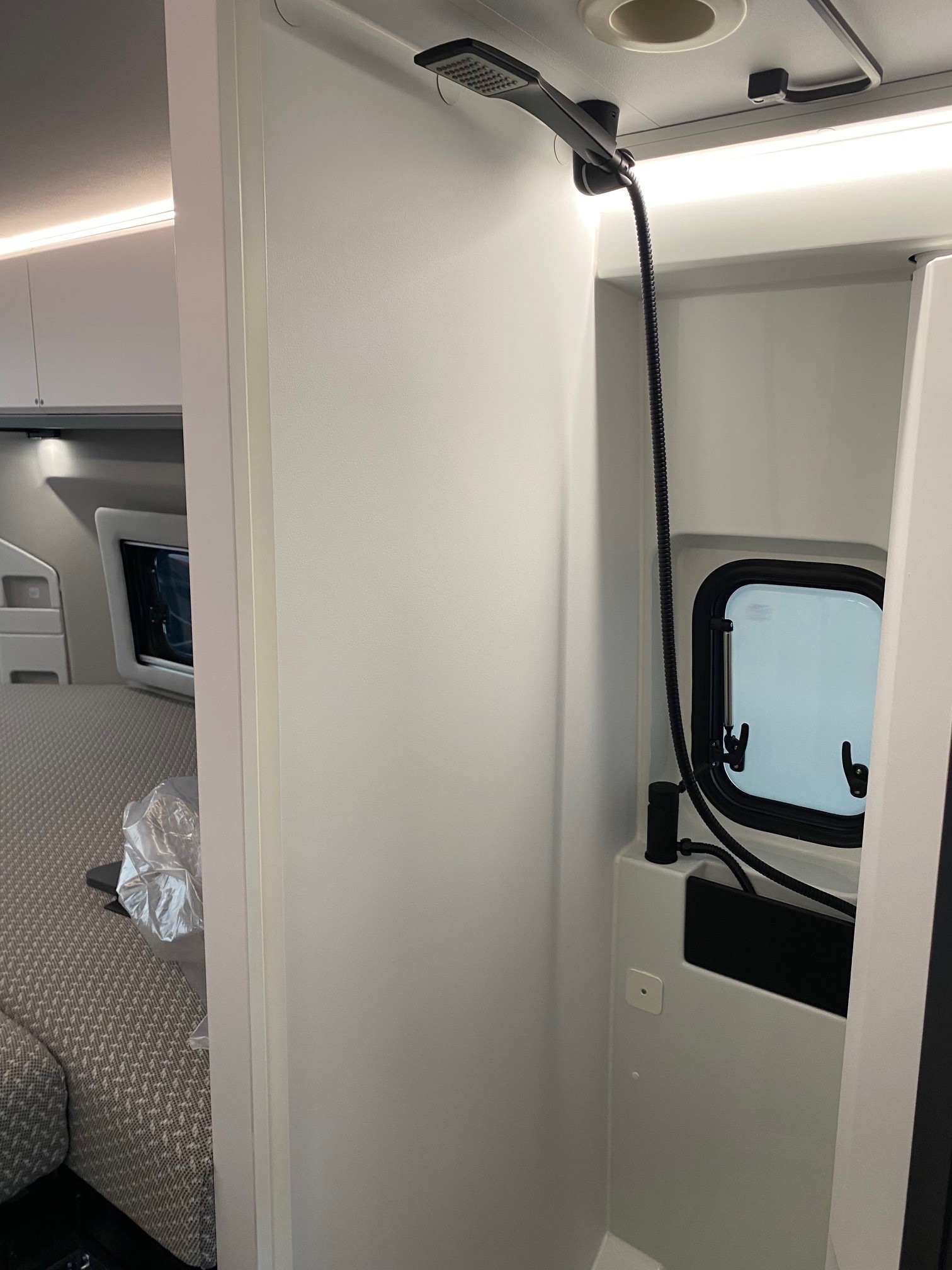 ADRIA TWIN 600 SLB-image-9