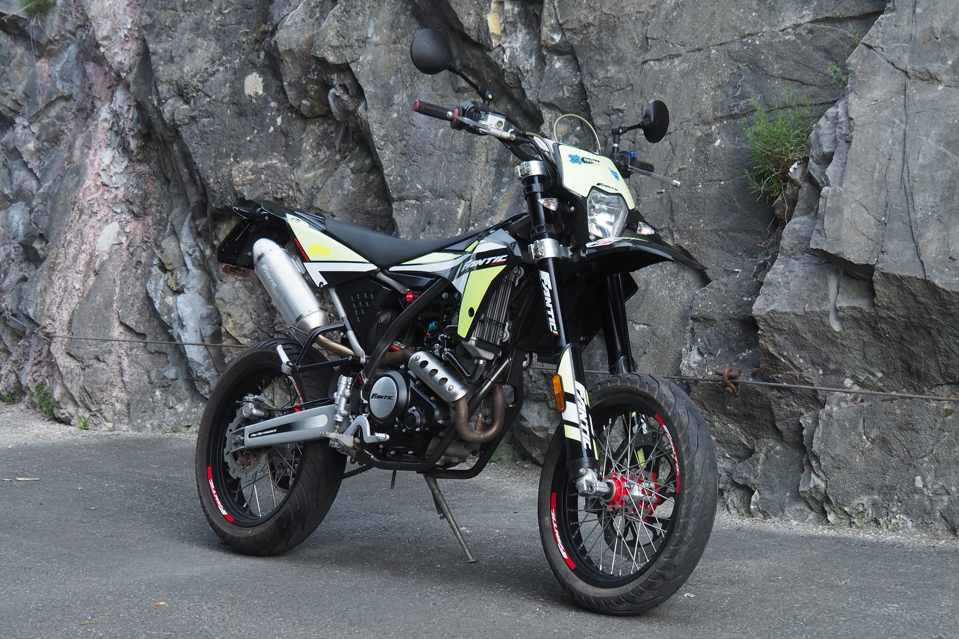 FANTIC XMF 125 Motard-image-0