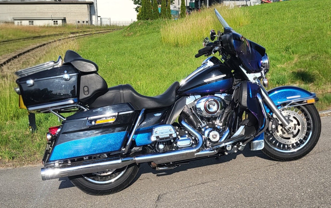 HARLEY-DAVIDSON FLHTK Electra Glide Ultra Limited-Edition 2010 mit Jekyll and Hyde Auspuffanlage-image-3