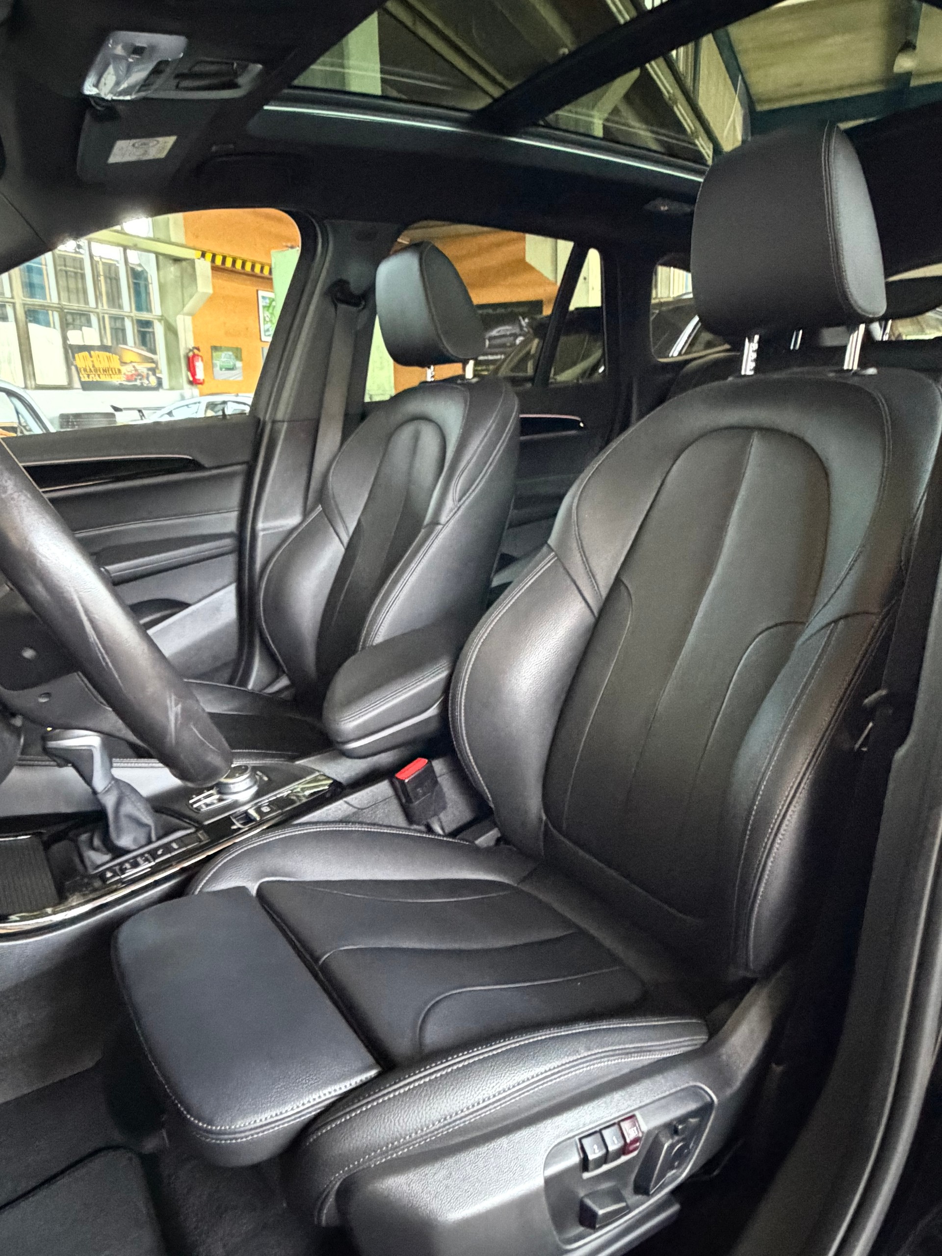 BMW X1 xDrive 25e M Sport / M- & M- Aero-Paket / Steptronic-showroom-element-2
