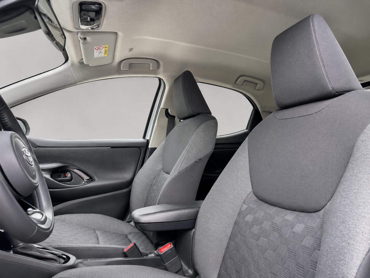 TOYOTA Yaris 1.5 Comfort e-CVT VVTi-HSD SPORT-image-4