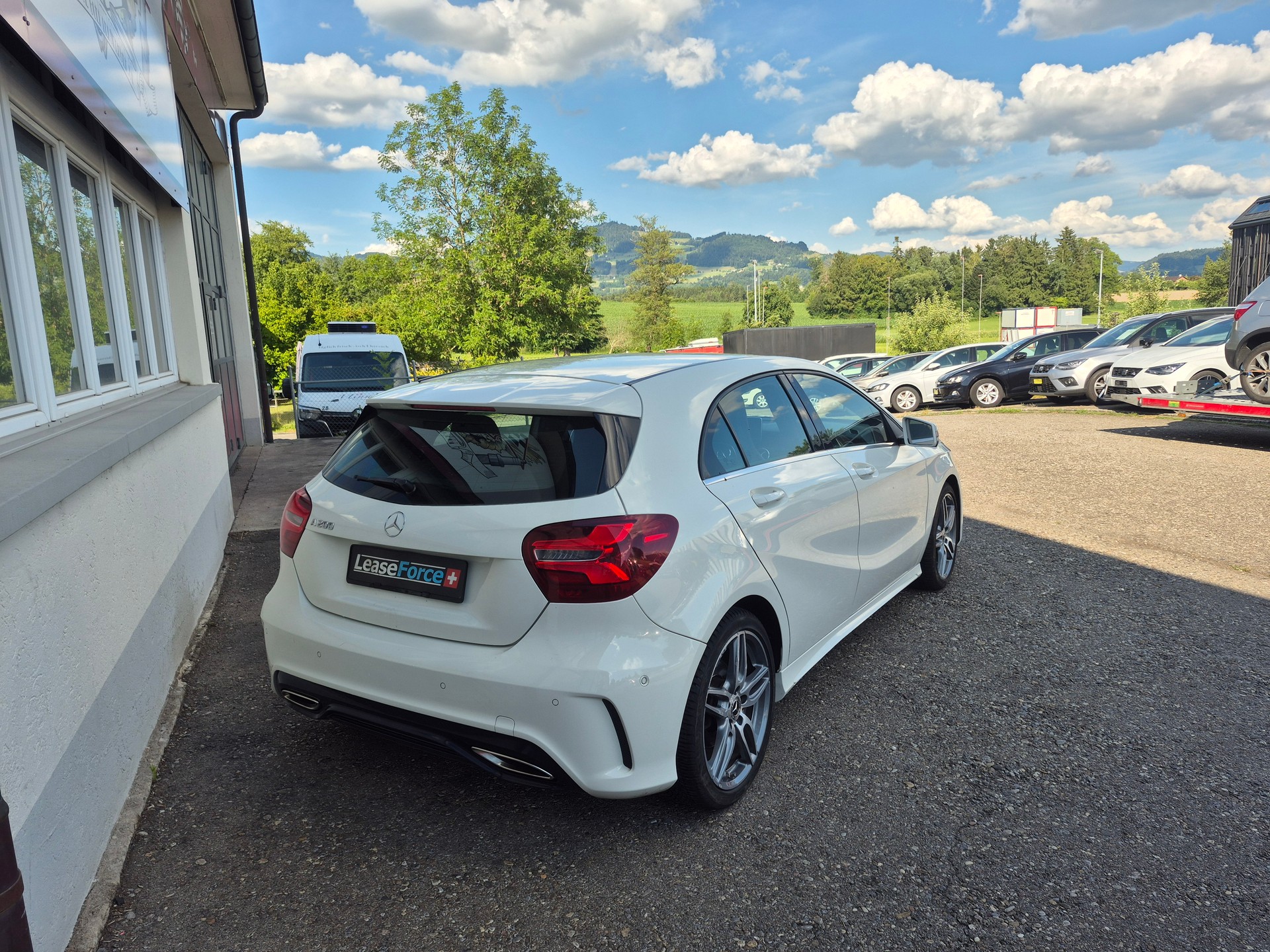 MERCEDES-BENZ A 200 AMG Line 7G-DCT-image-3