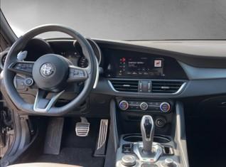 ALFA ROMEO Giulia 2.0 Q4 Veloce-showroom-element-3