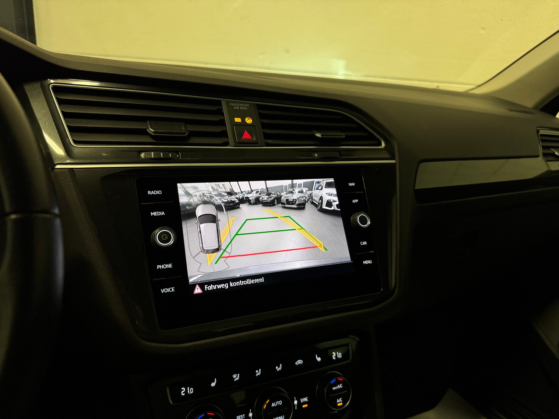 VW Tiguan 2.0TSI Highline 4Motion DSG-image-25