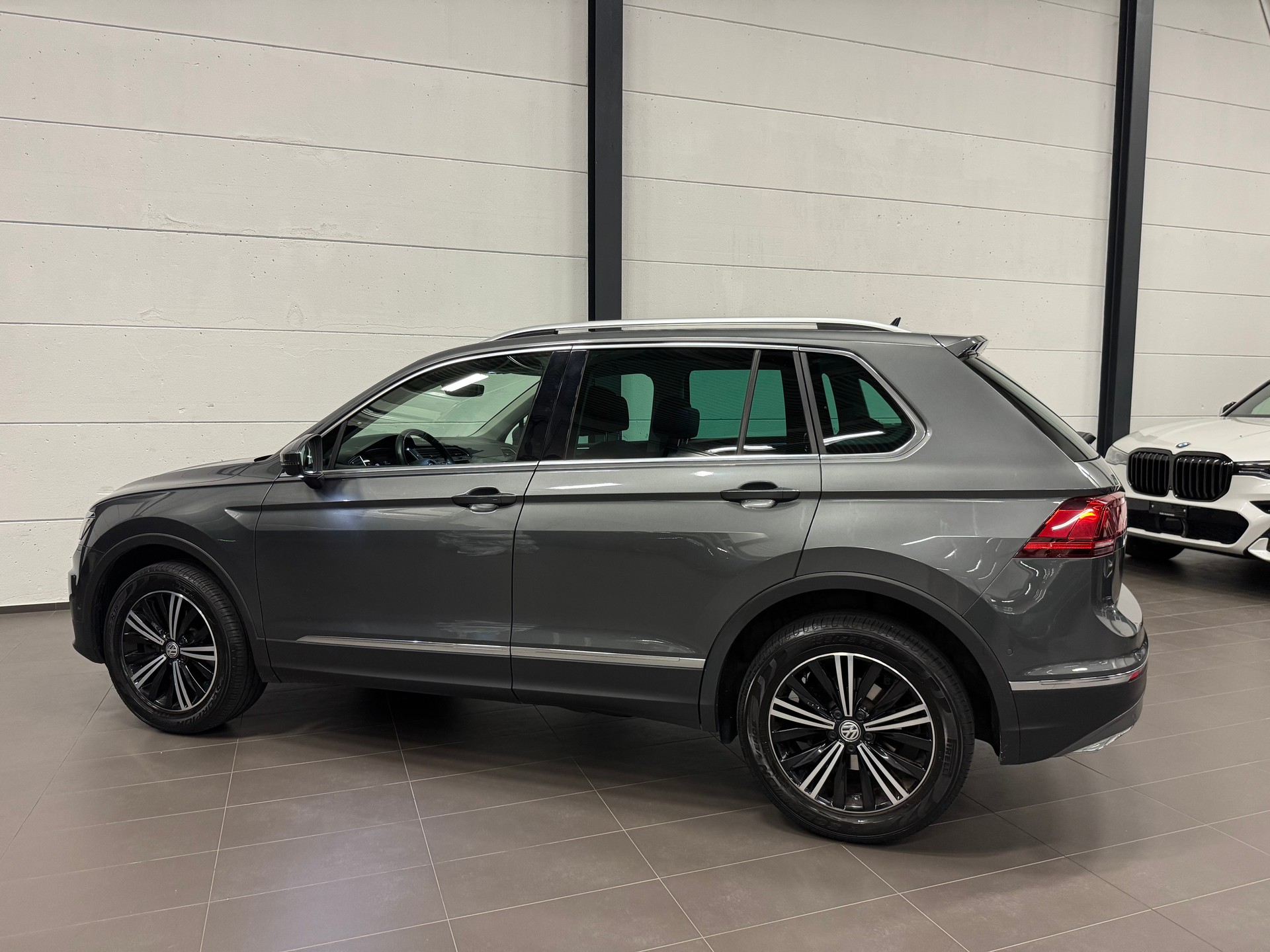 VW Tiguan 2.0TSI Highline 4Motion DSG-image-11