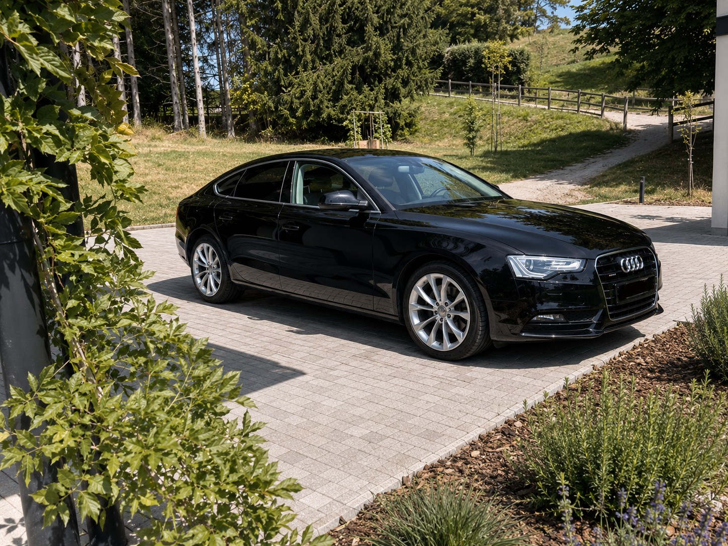 AUDI 2.0 TFSI 225 quattro S-Tronic